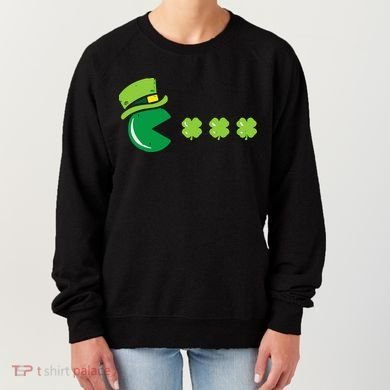 St Patricks Day Eating Shamrock Retro Gamer Women's Sweatshirt