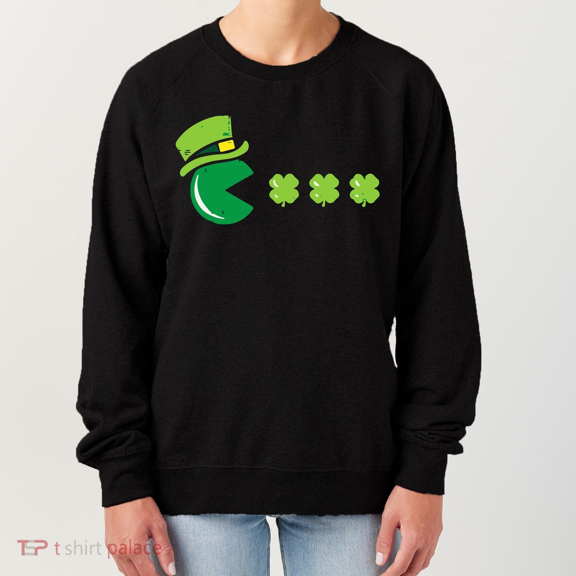St Patricks Day Eating Shamrock Retro Gamer Women's Sweatshirt