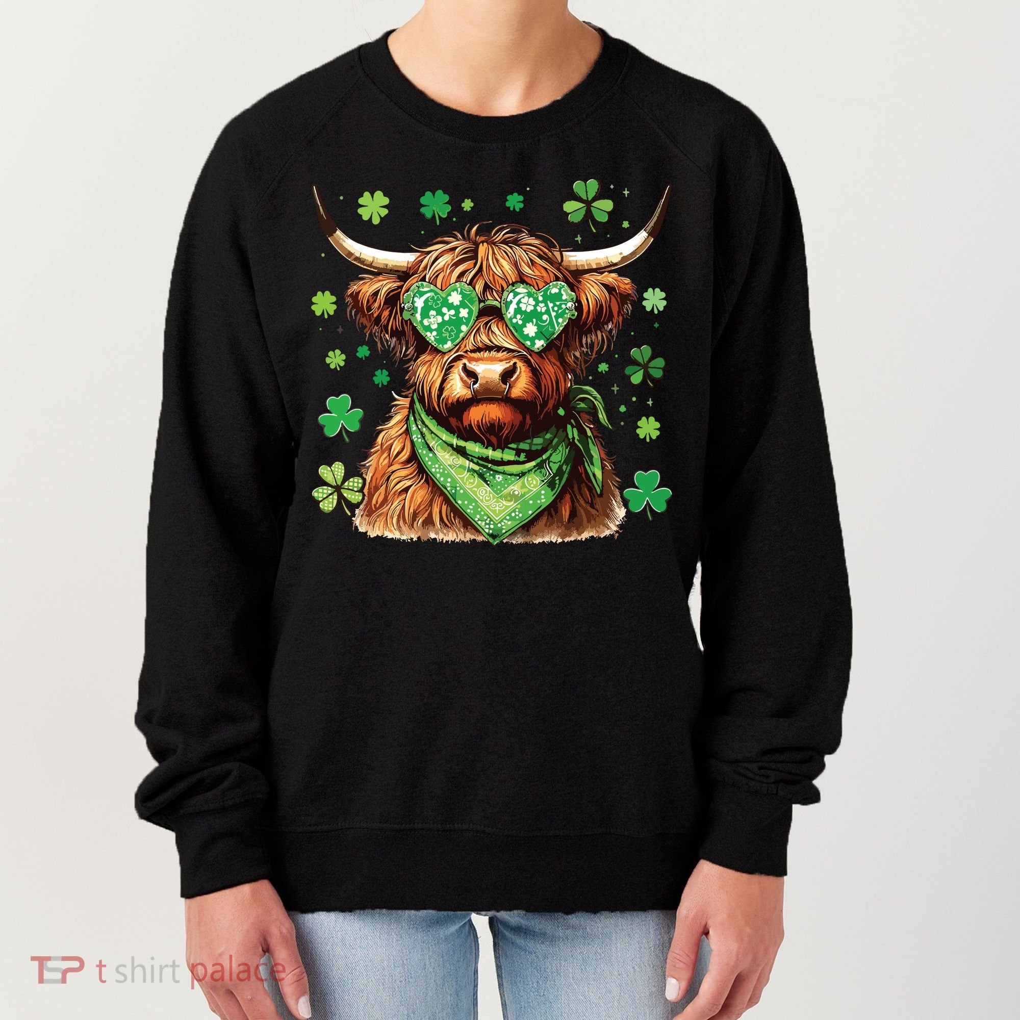 St Patricks Day Highland Cow St Patricks Day Shamrock Women Women's Sweatshirt