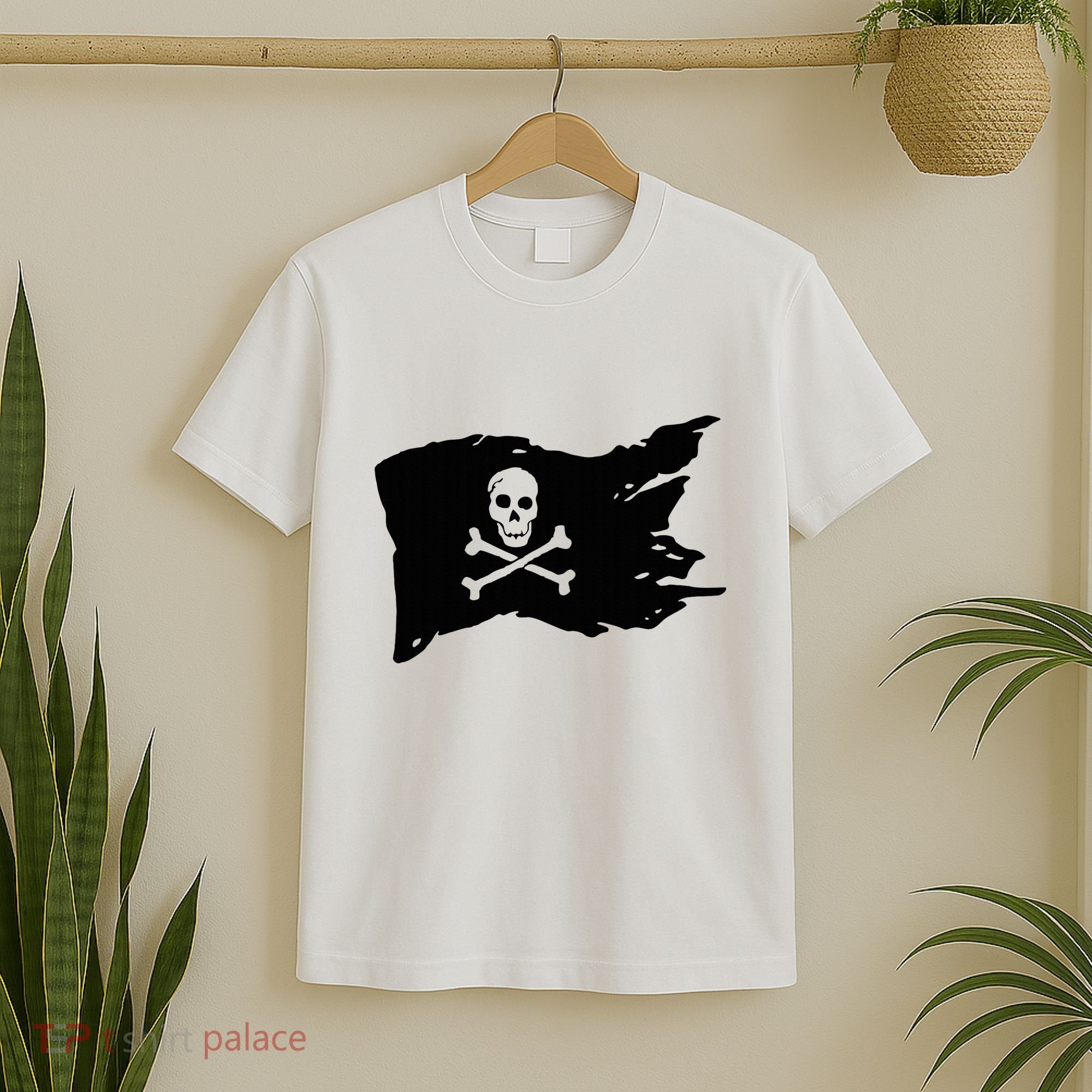 Skull Pirate Flag Jolly Roger Crossbones T-Shirt