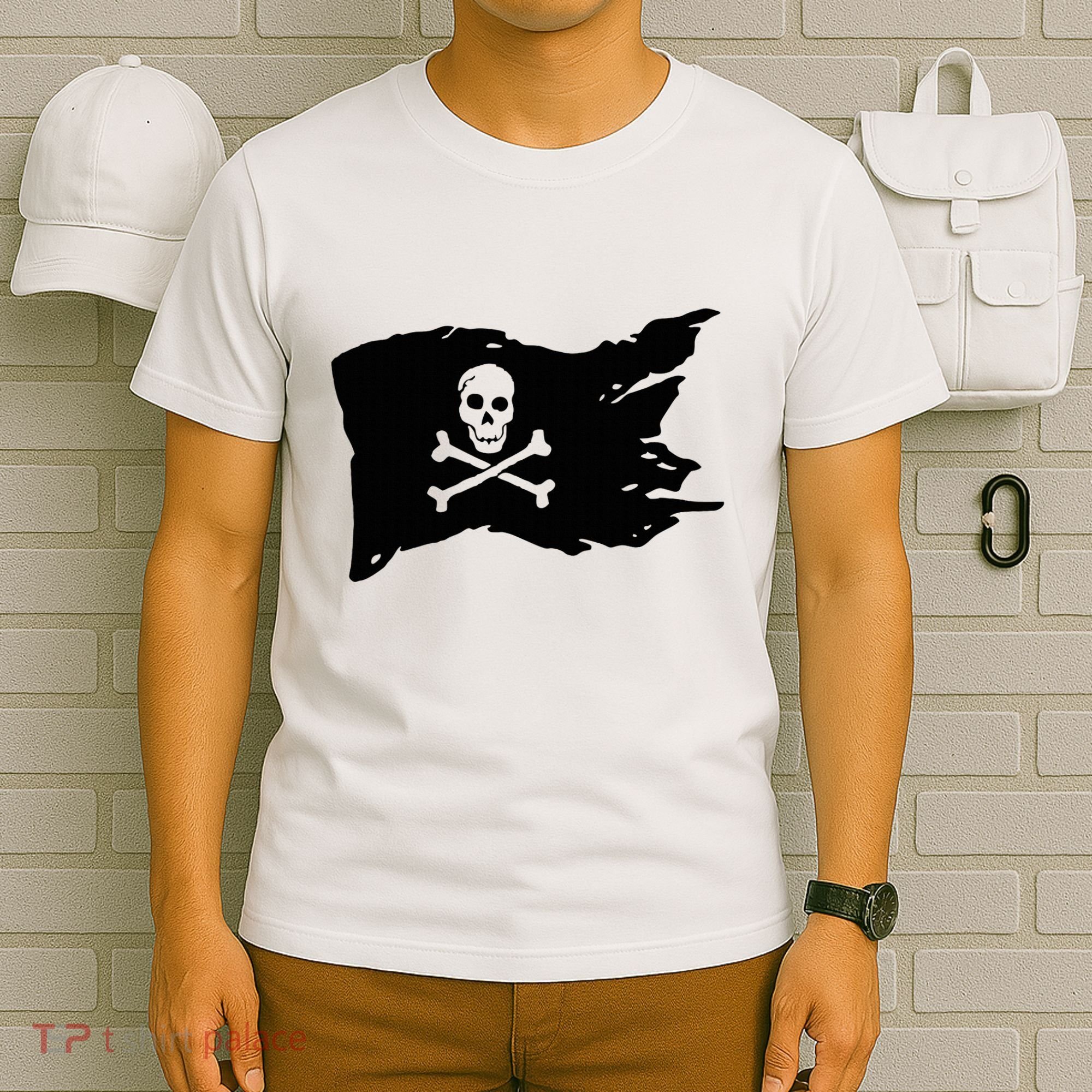Skull Pirate Flag Jolly Roger Crossbones T-Shirt