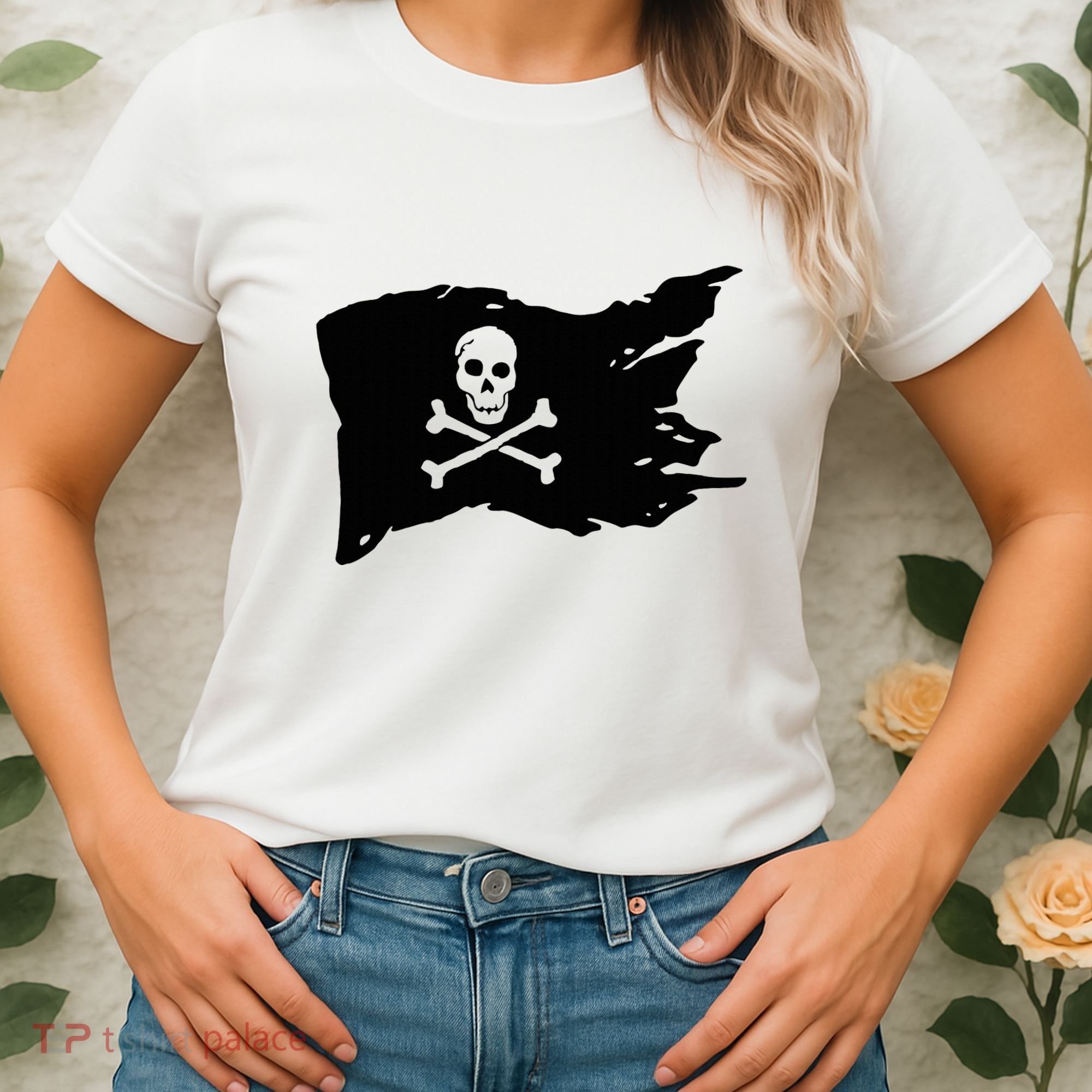 Skull Pirate Flag Jolly Roger Crossbones Women's T-Shirt