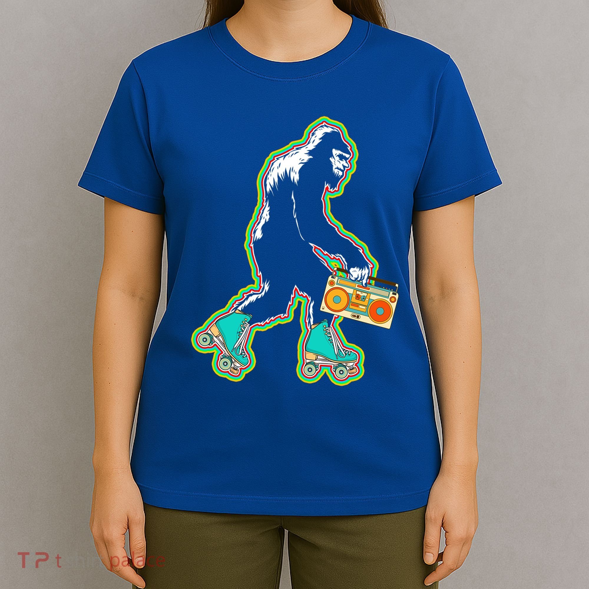 Sasquatch Roller Skater Bigfoot Skate Vintage Roller Skating Gift T-Shirt
