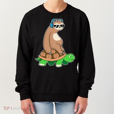 Sloth Riding Turtle Lazy Sloth Gift Women's Sweatshirt