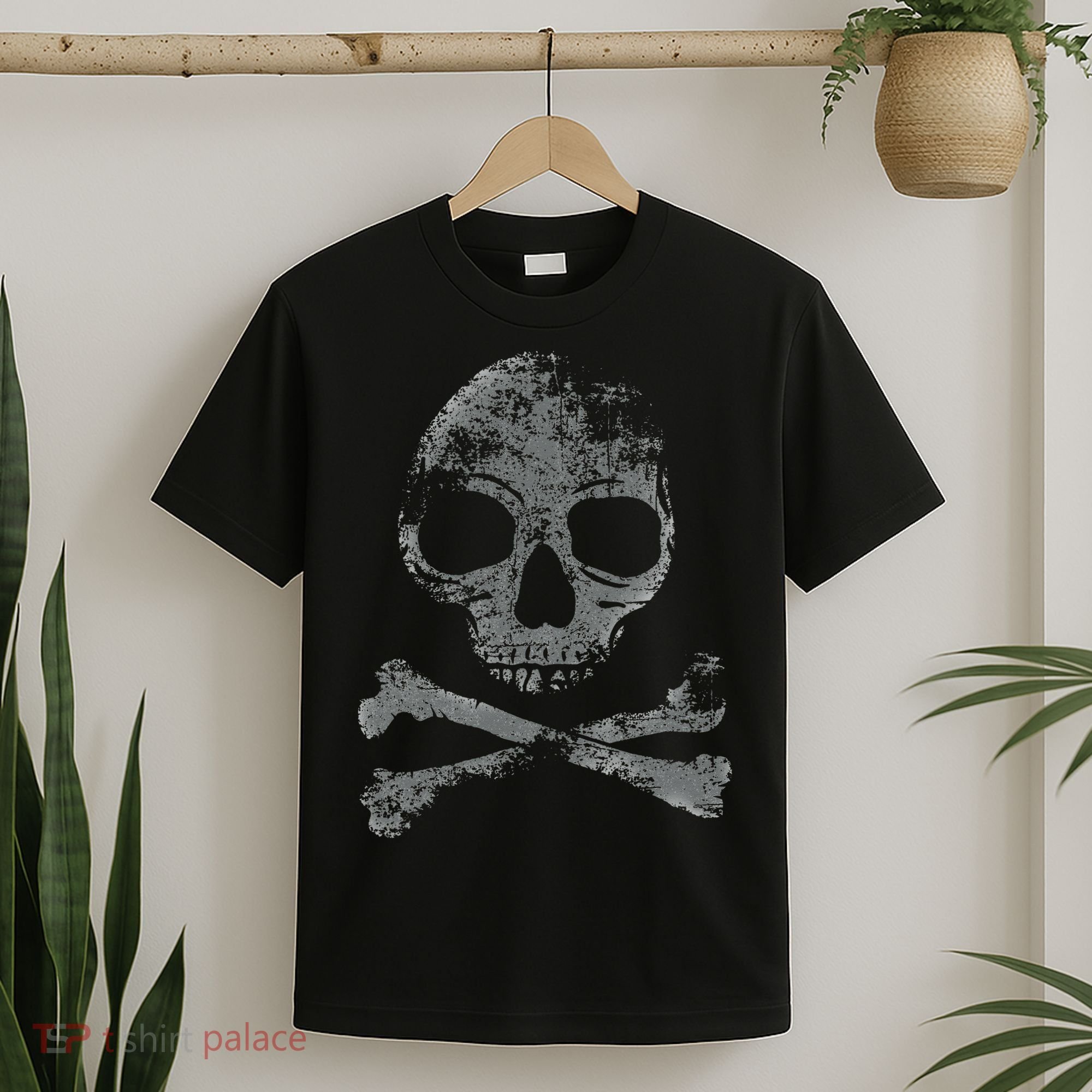 Scary Skull And Crossbones Grunge Style Gothic Creepy Spooky T-Shirt