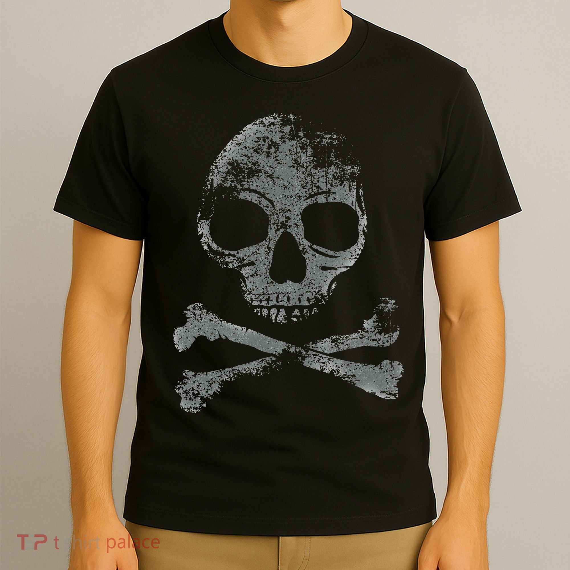 Scary Skull And Crossbones Grunge Style Gothic Creepy Spooky T-Shirt