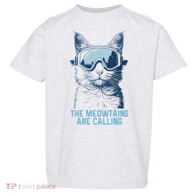 Ski Snowboard Cat Funny The Meowtains Are Calling Skiing  Toddler T-Shirt