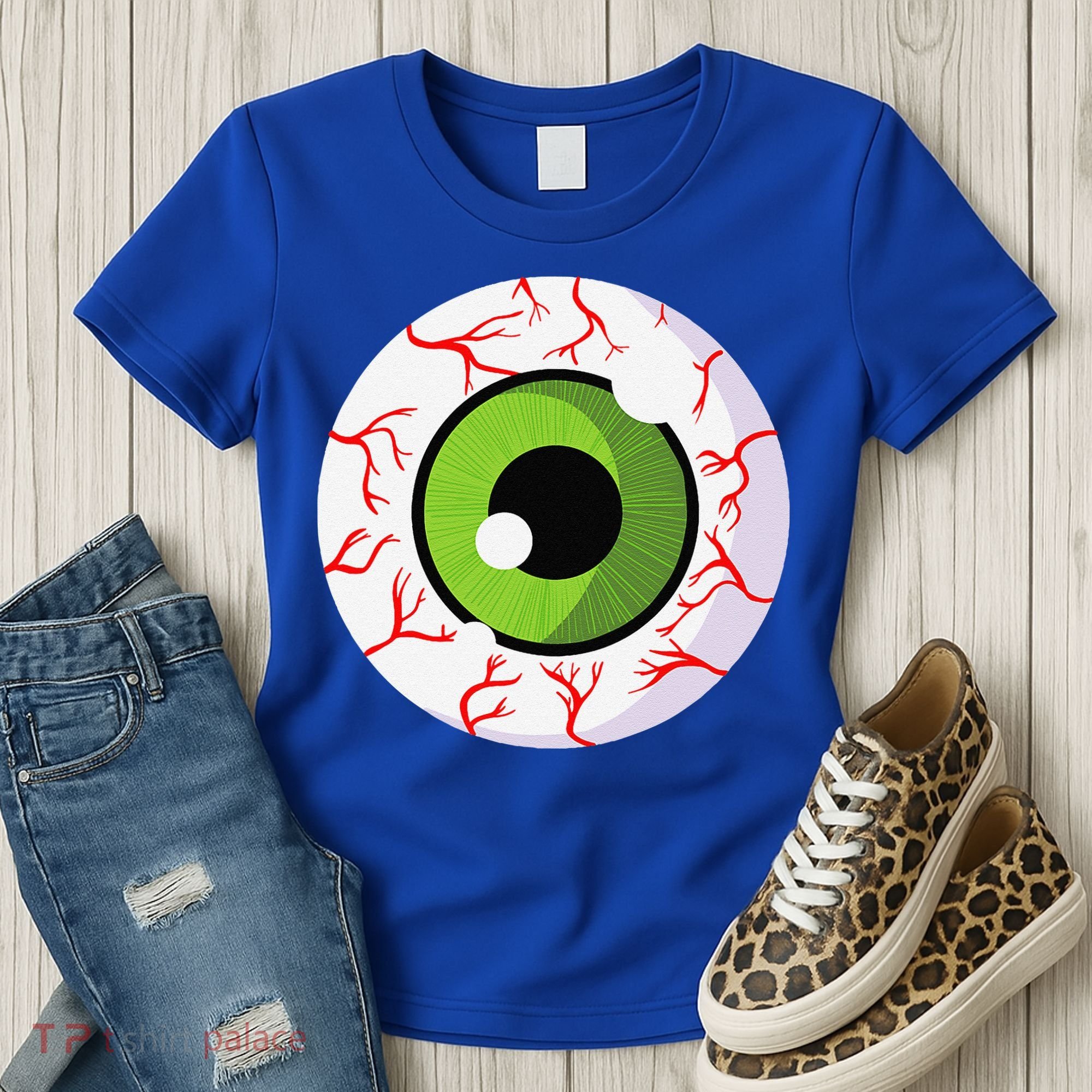 Spooky Scary Eyeball Funny Halloween Eyeball Women's T-Shirt