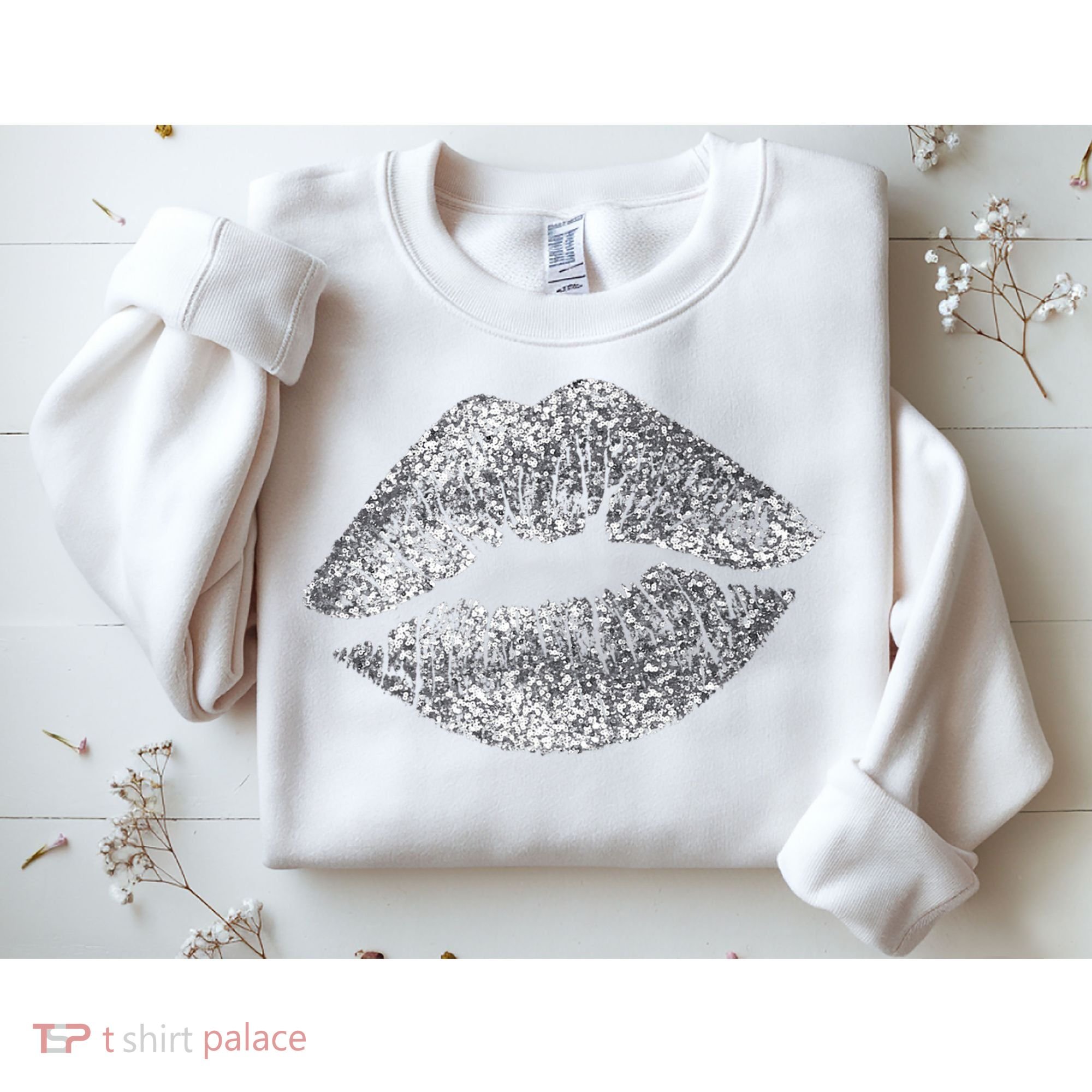 Sexy Silver Glitter Lips Kiss Me Love Makeup Lipstick Shirt Sweatshirt