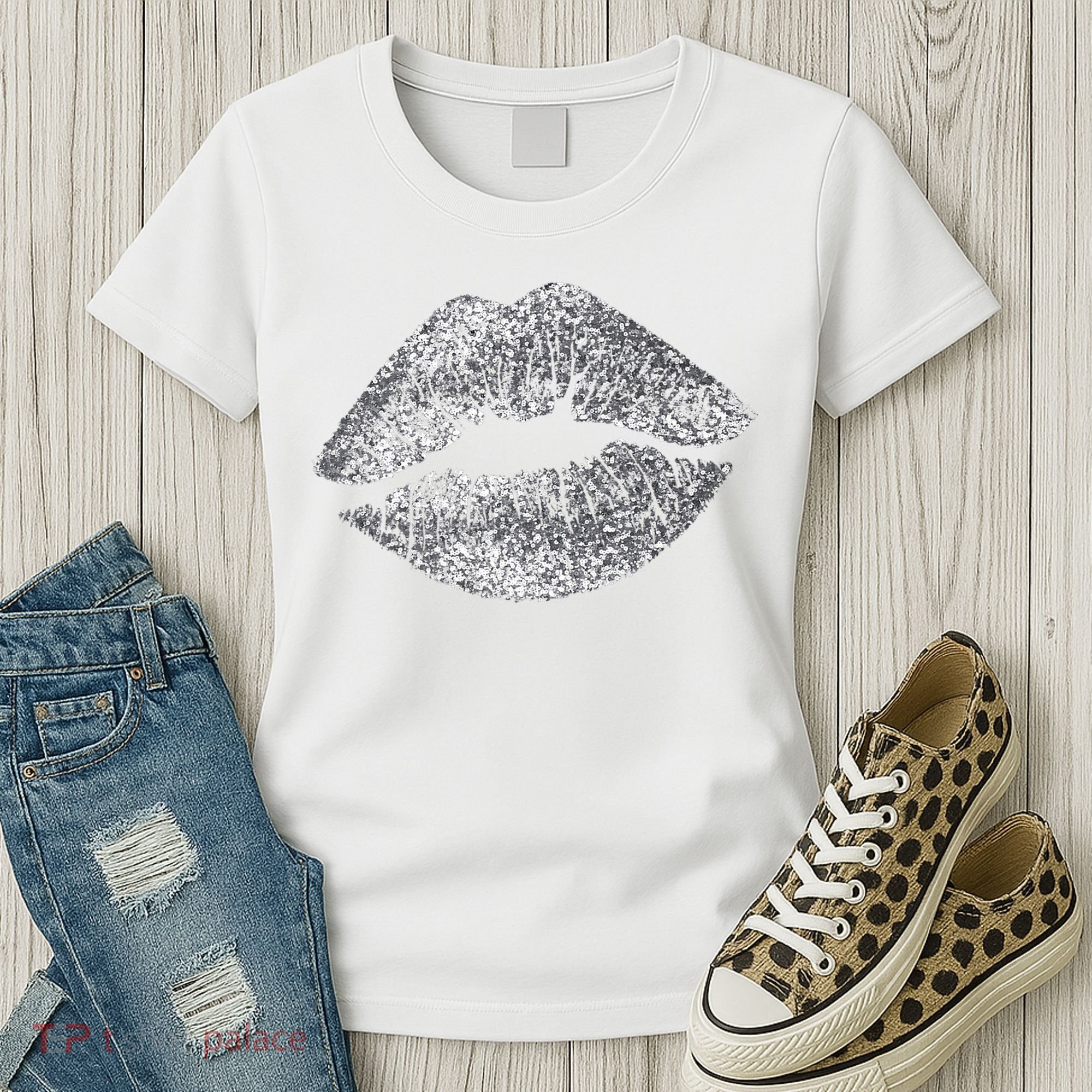 Sexy Silver Glitter Lips Kiss Me Love Makeup Lipstick Shirt Women's T-Shirt