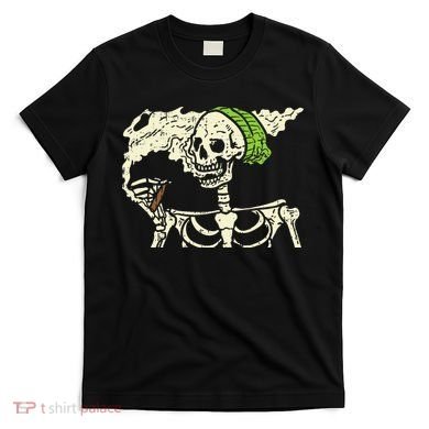 Smoking Skeleton Joint Funny Weed Pot 420 Cannabis Halloween T-Shirt