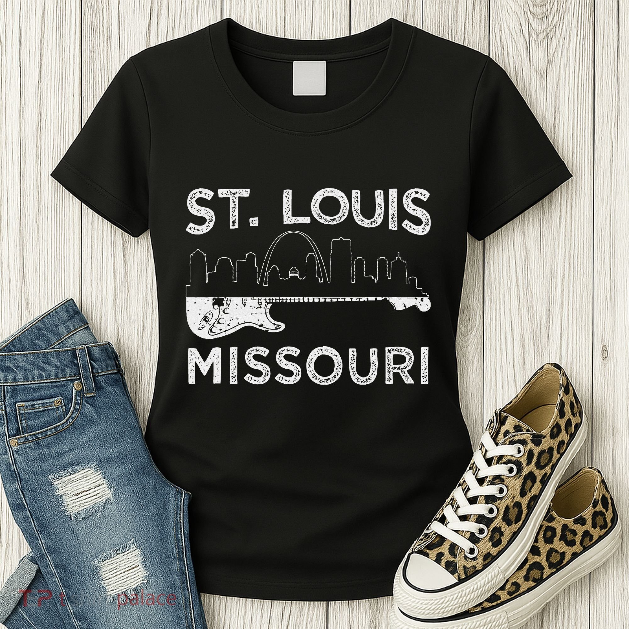 Souvenir St Louis Guitar Music Missouri St. Louis Women's T-Shirt