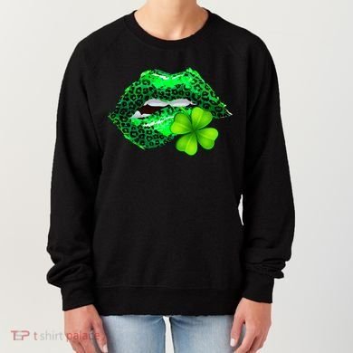 St Patrick's Day Leopard Print Lipstick Shamrock Women's Sweatshirt