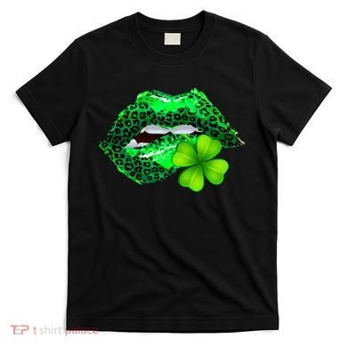 St Patrick's Day Leopard Print Lipstick Shamrock T-Shirt