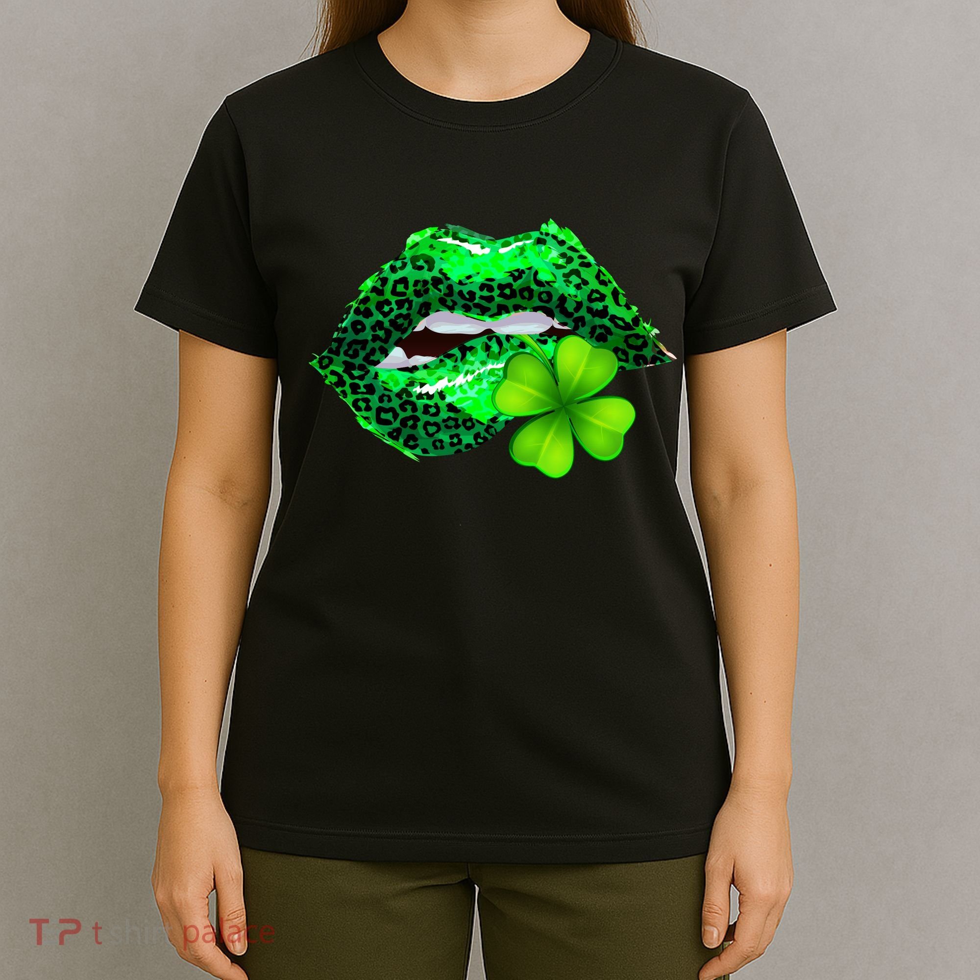 St Patrick's Day Leopard Print Lipstick Shamrock T-Shirt