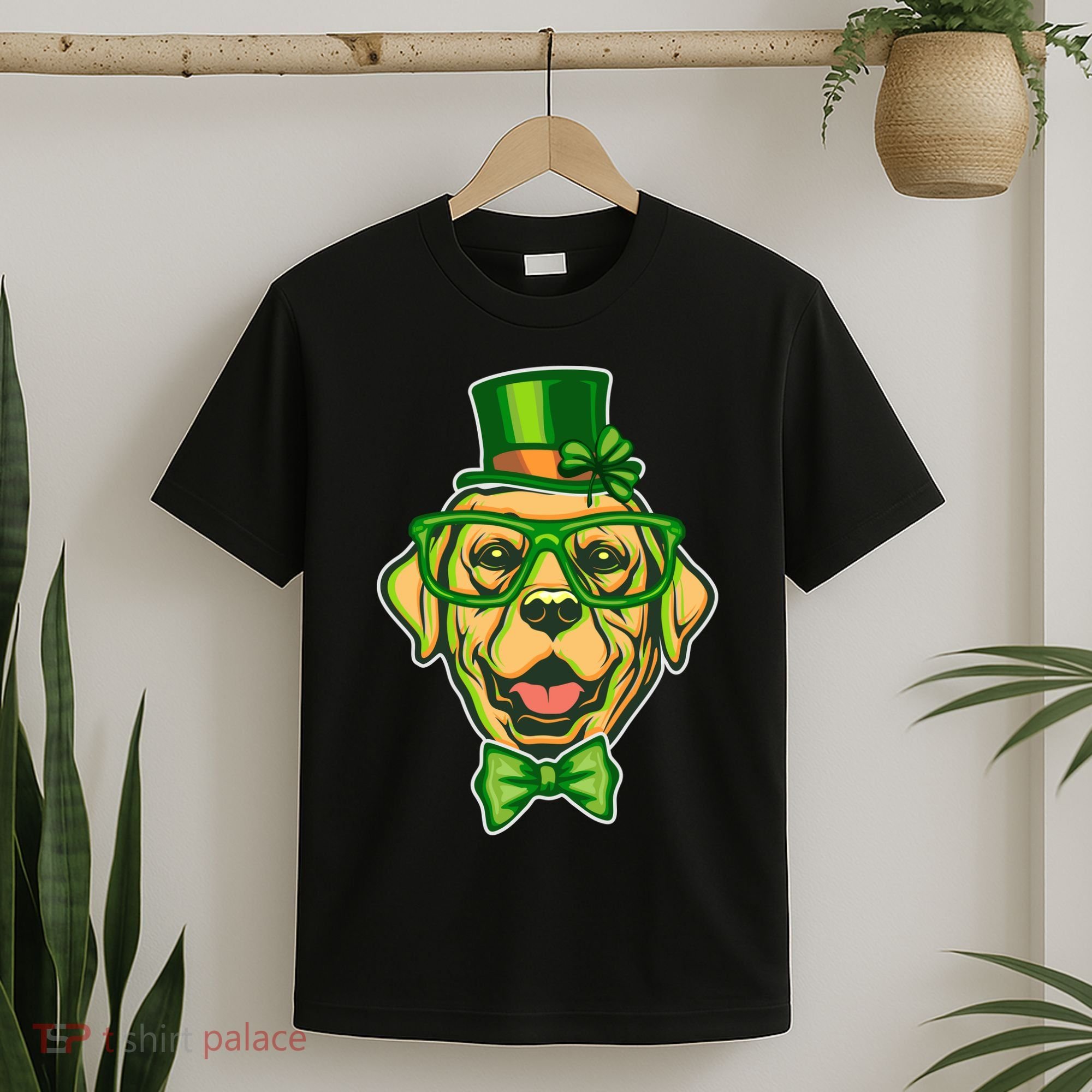 St Patrick's Day Lucky Golden Retriever Dog T-Shirt