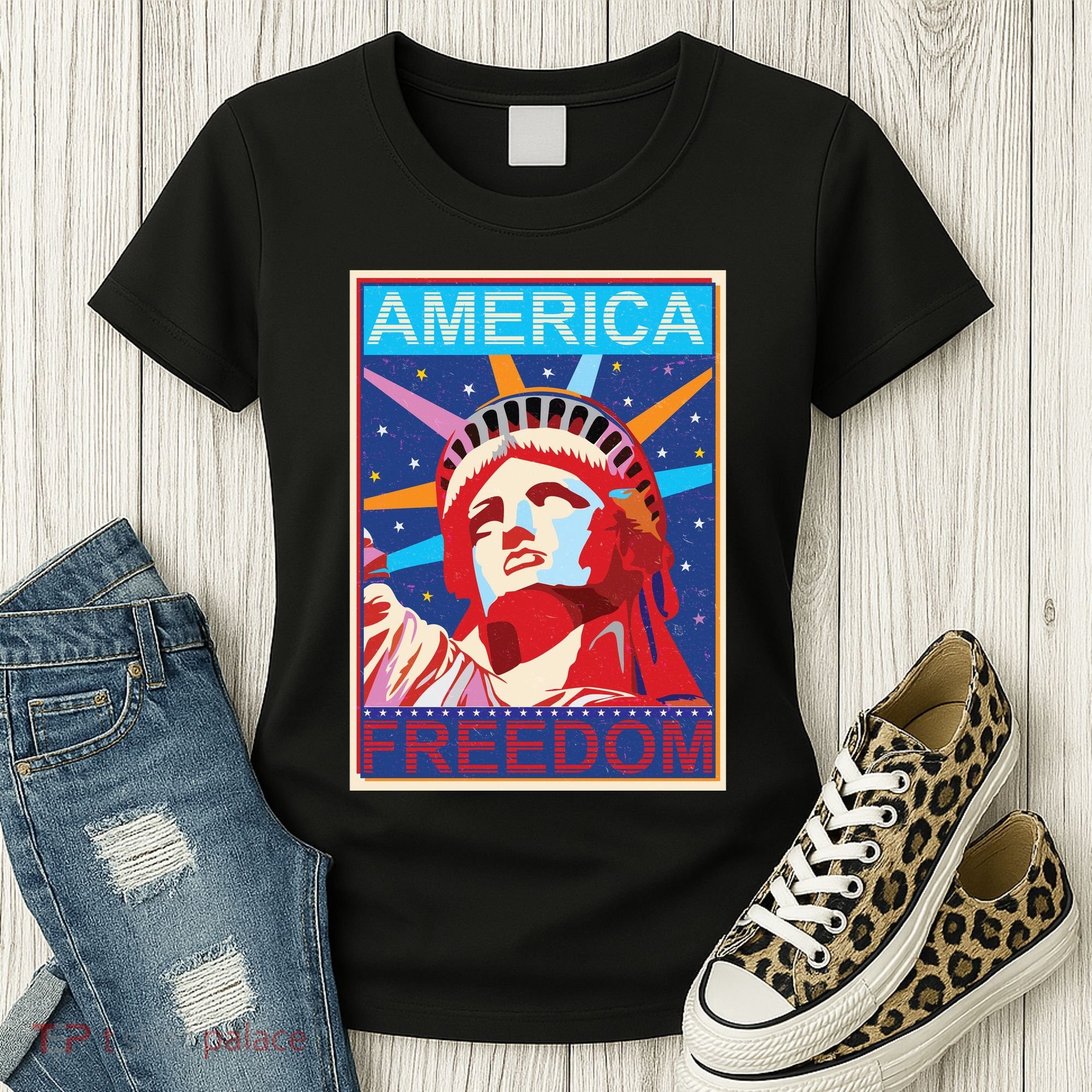 Statue of Liberty America Freedom Retro Vote Poster Women's T-Shirt