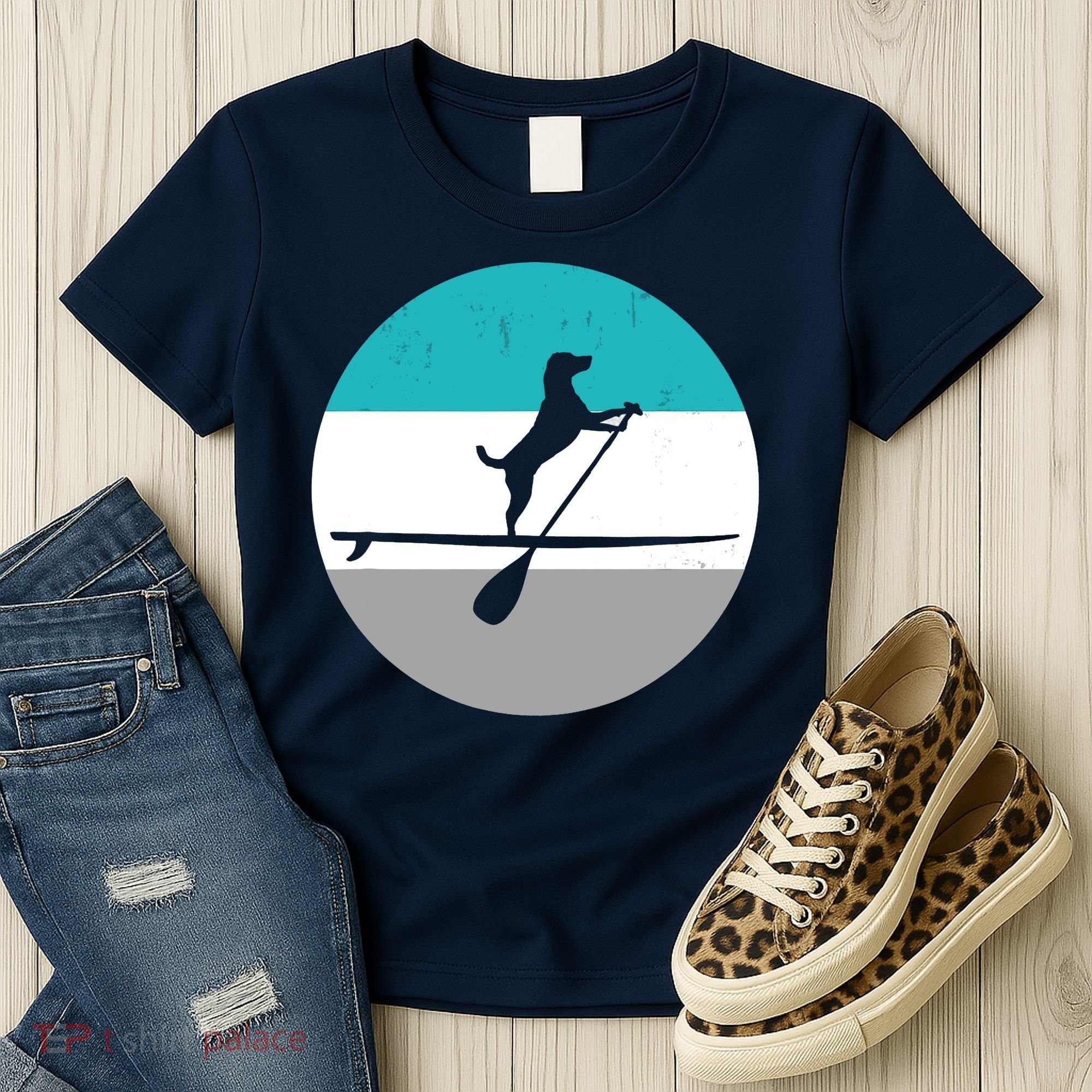 Stand Up Paddle Boarding with dog - Paddelsport SUP Board Women's T-Shirt