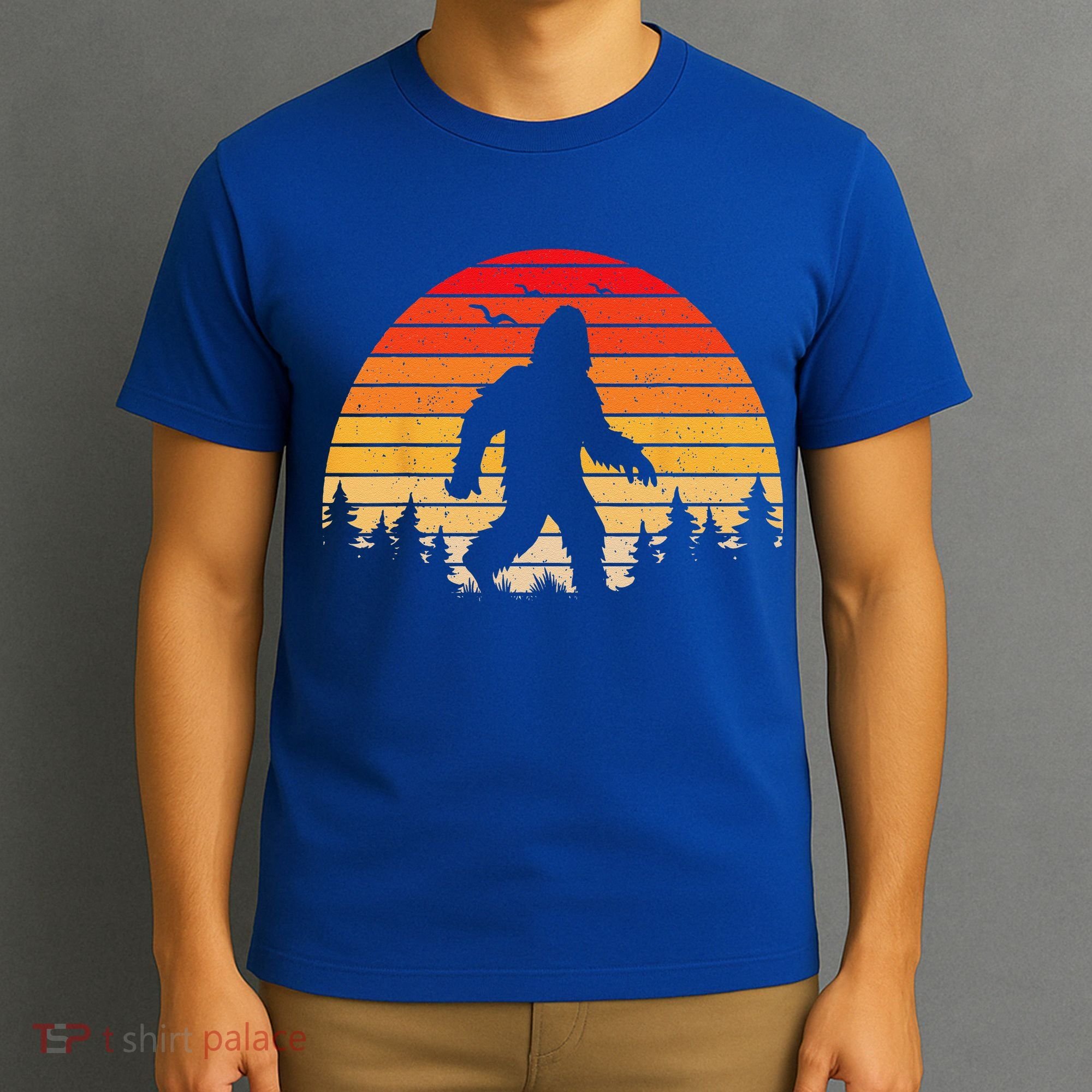 Sasquatch Vintage Sunset Bigfoot Retro Distressed 60sFunny Love T-Shirt