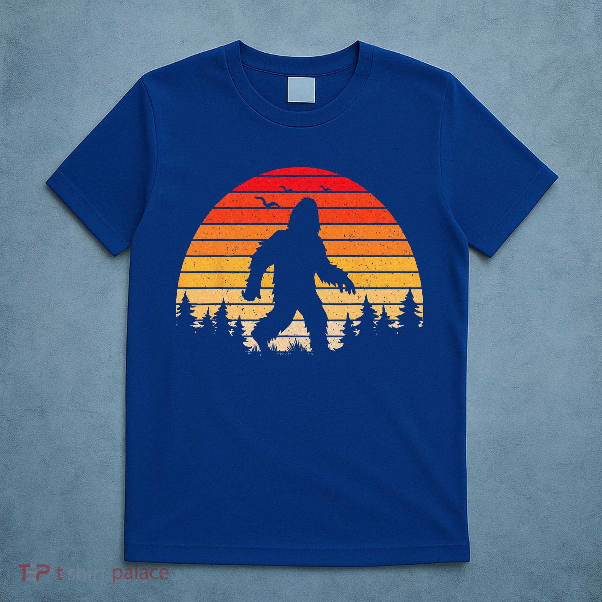 Sasquatch Vintage Sunset Bigfoot Retro Distressed 60sFunny Love T-Shirt