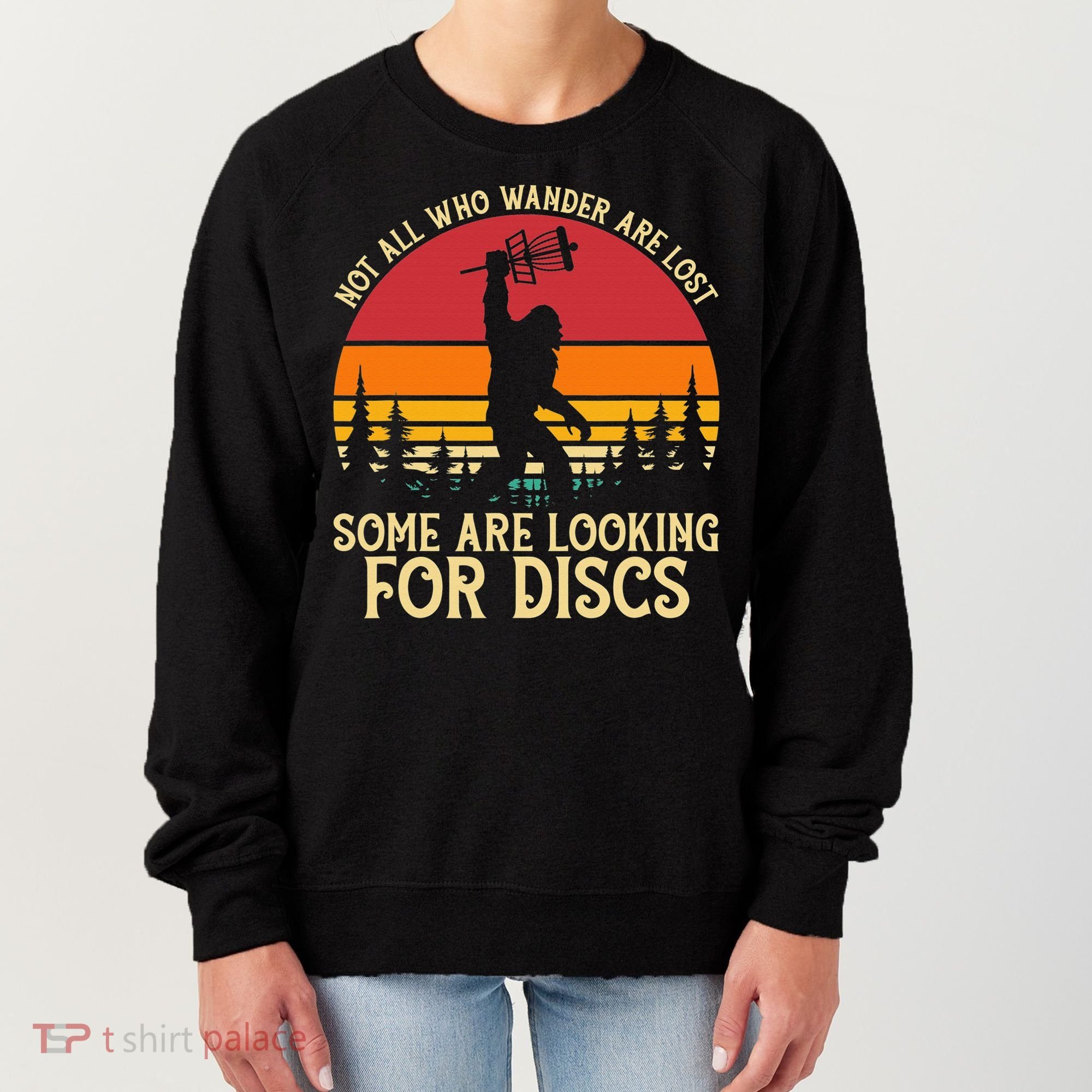 Sasquatch Yeti Frisbee Golf Ultimate Bigfoot Disc Golf Women's Sweatshirt