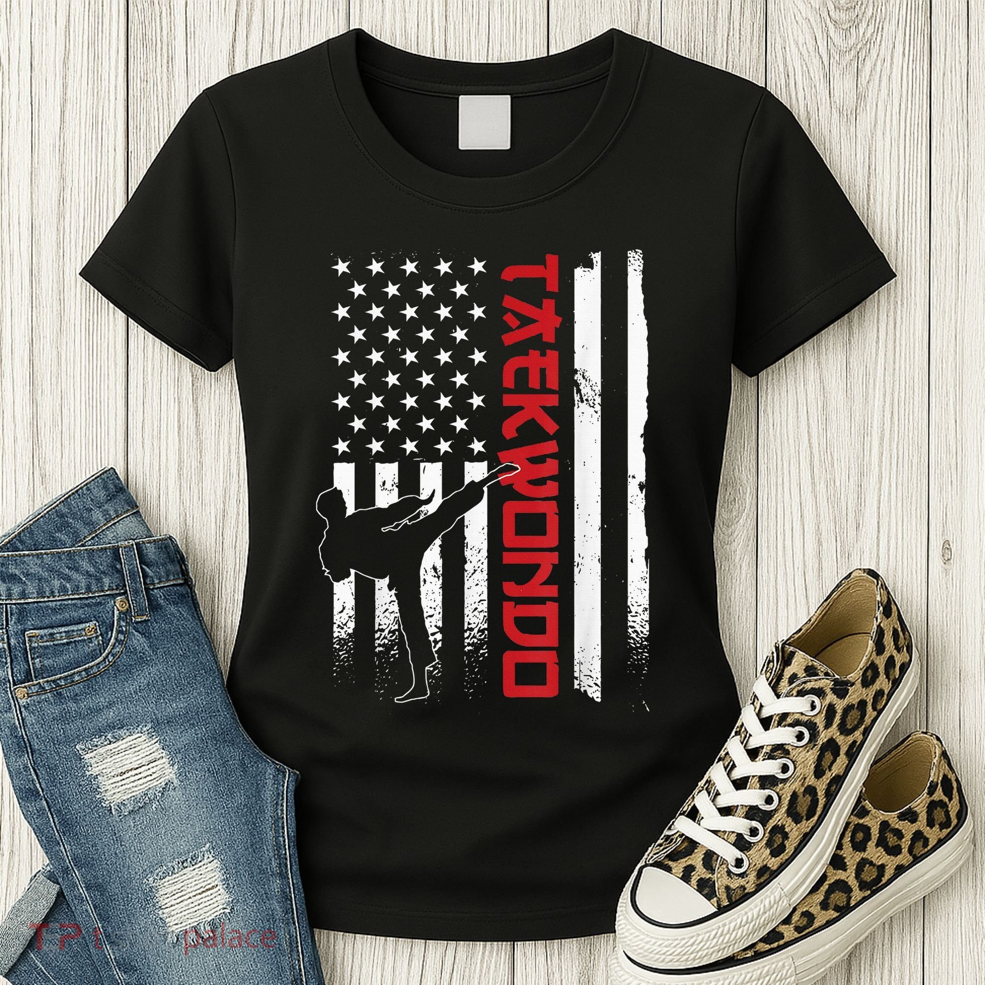 Taekwondo American Flag Taekwondo Fighter Us Flag Women's T-Shirt