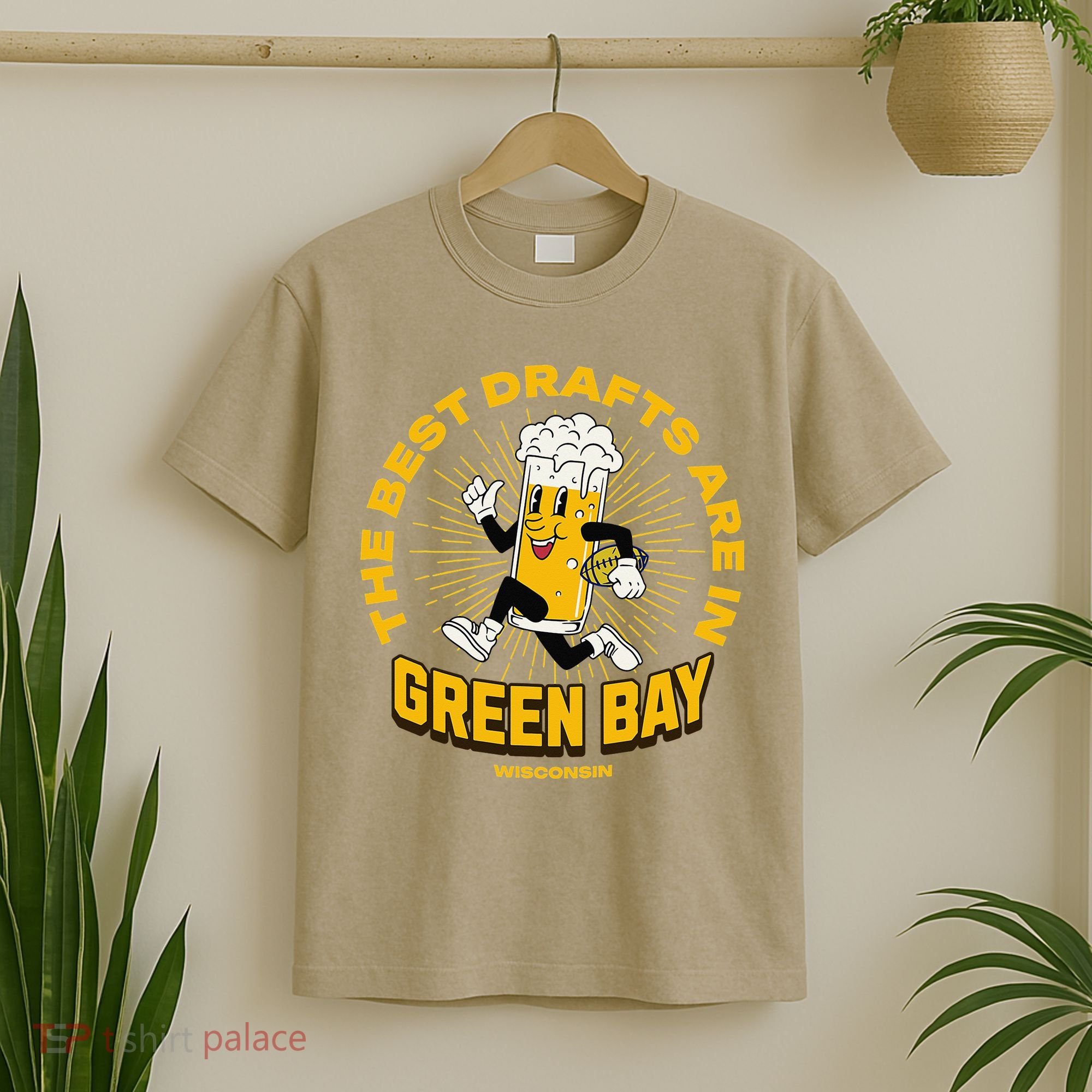 The Best Drafts Are In Green Bay Wisconsin Beer Mascot Gift T-Shirt