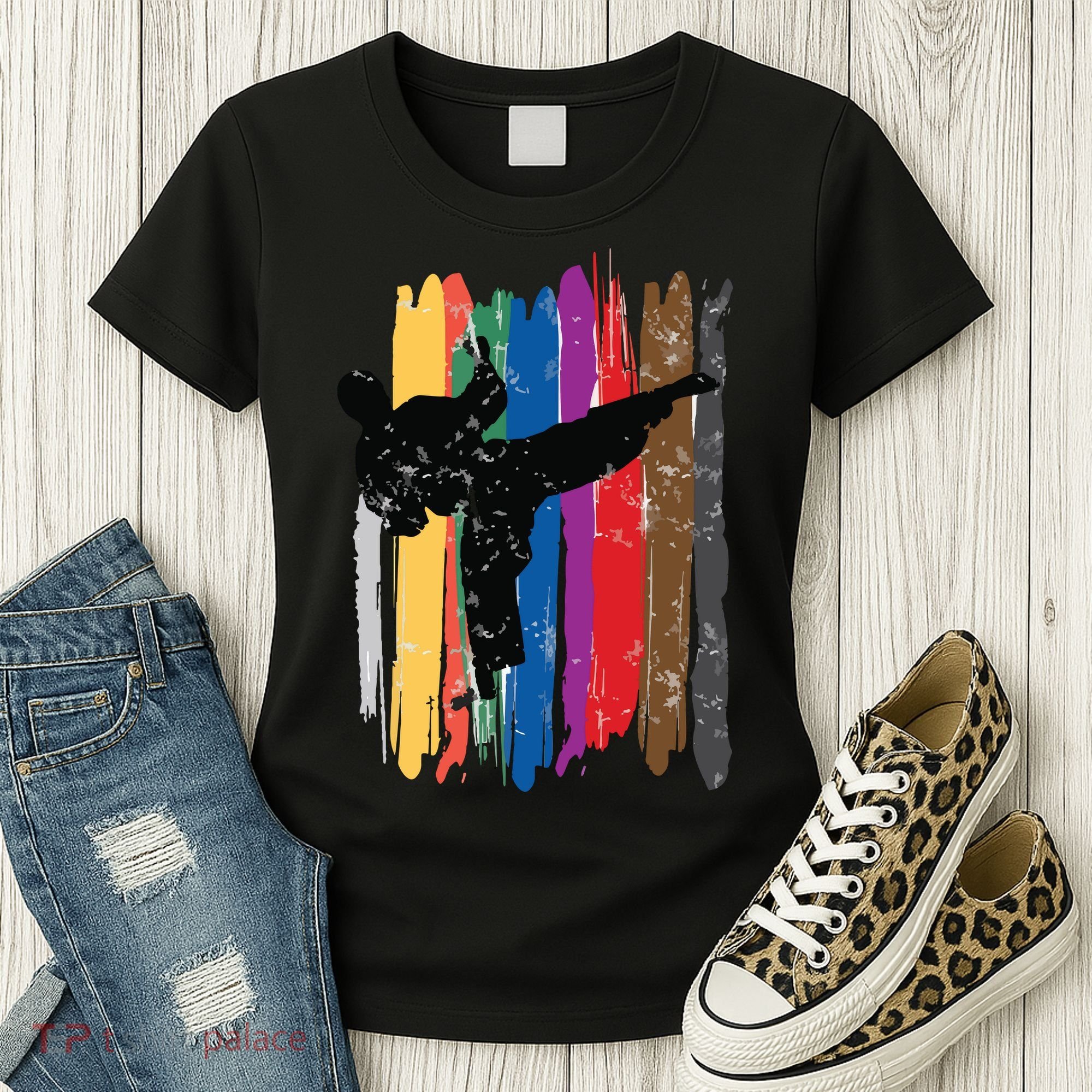 Taekwondo Belts Silhouette Distressed Martial Arts Gift Women's T-Shirt