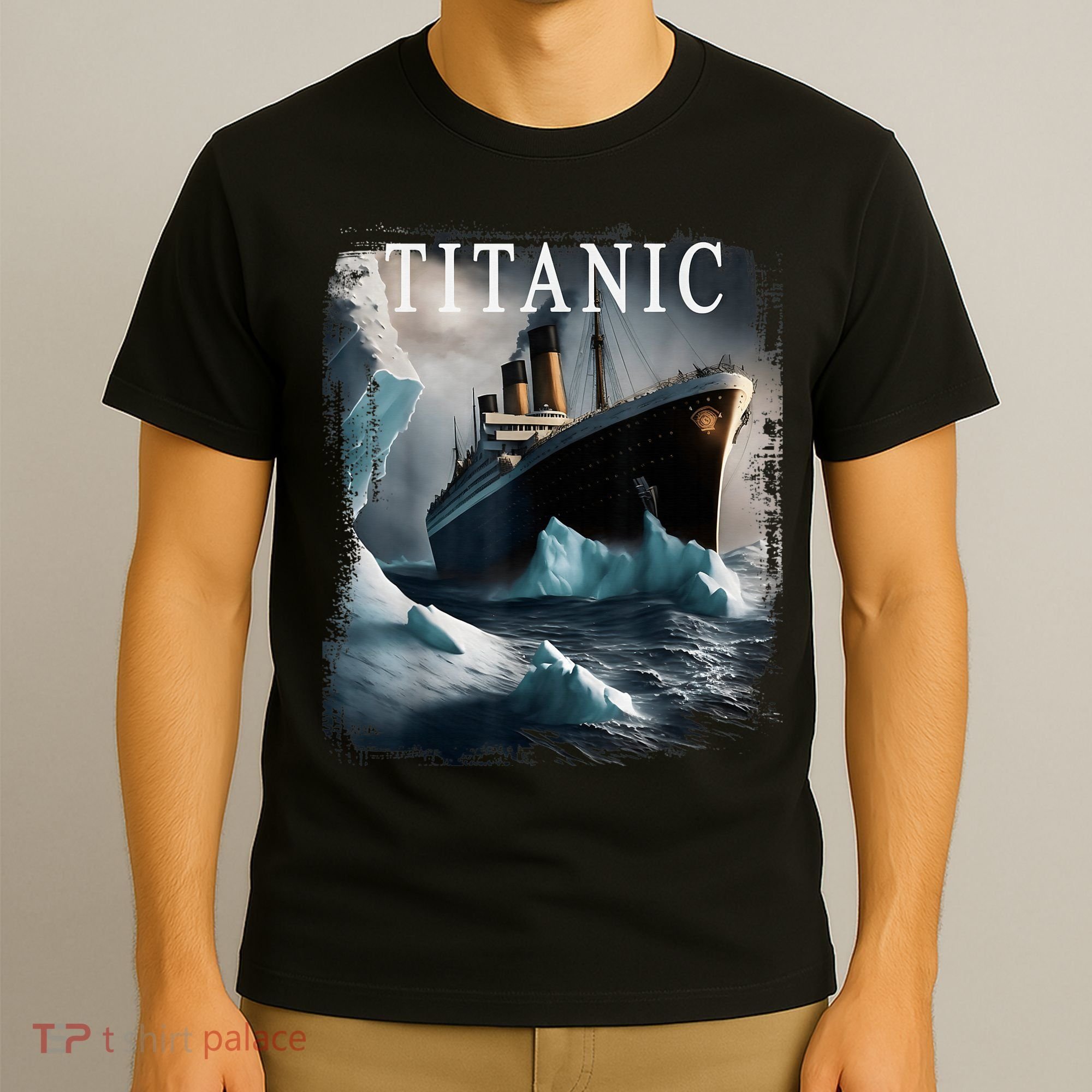 Titanic Boat Vintage Cruise Ship Sailing in 1912 hit Iceberg T-Shirt