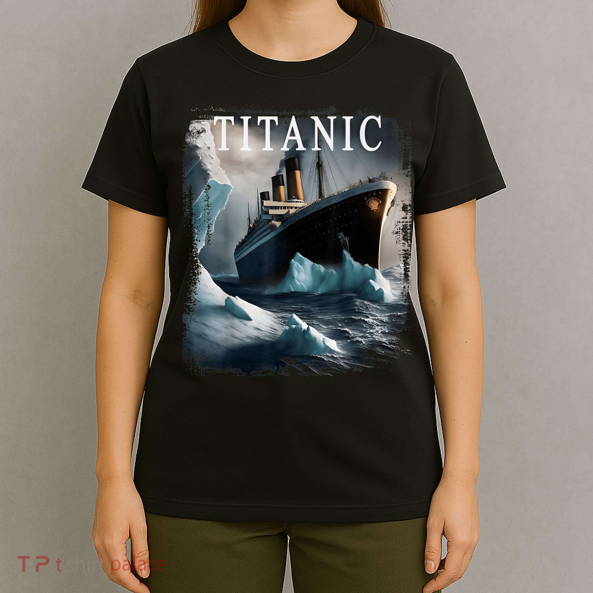Titanic Boat Vintage Cruise Ship Sailing in 1912 hit Iceberg T-Shirt
