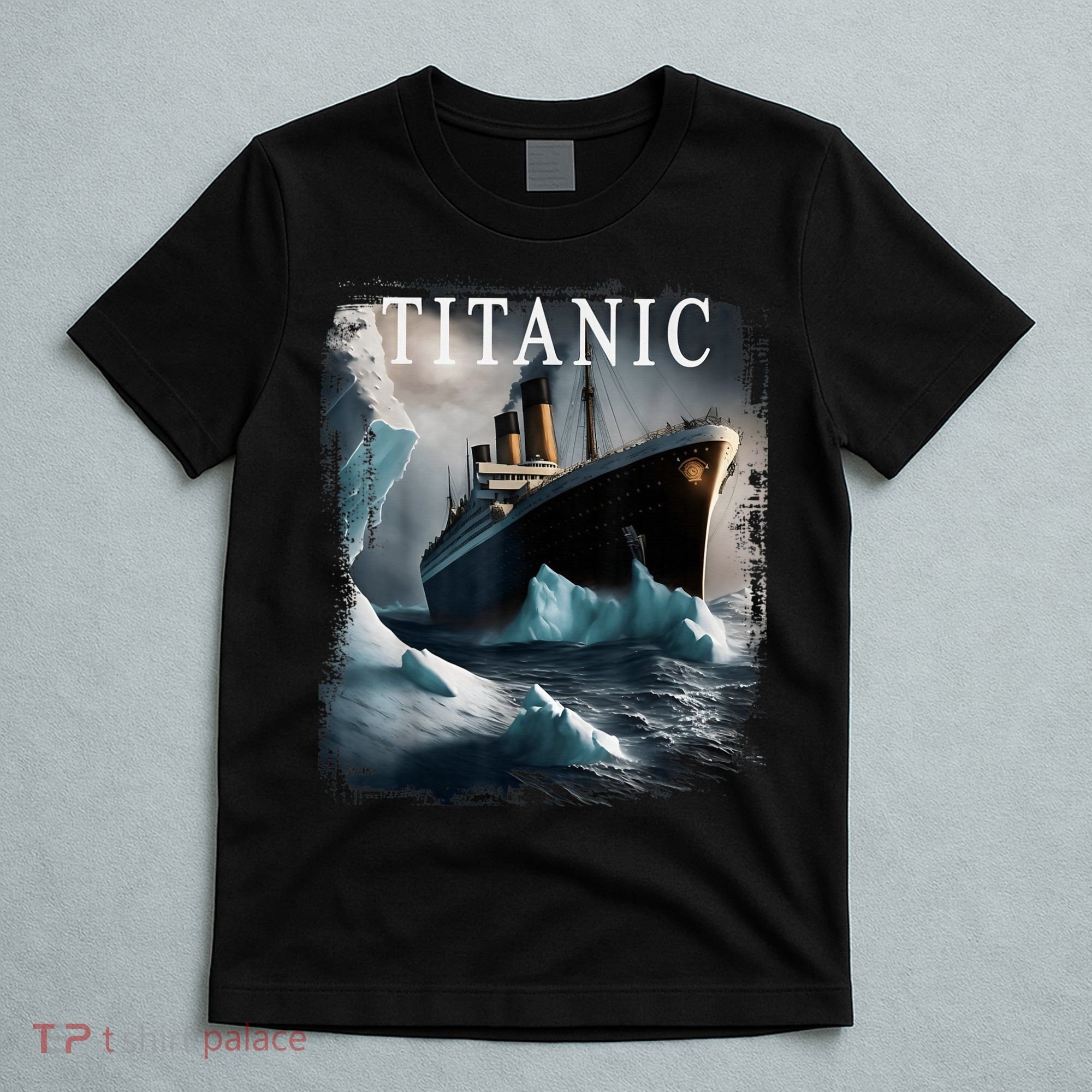 Titanic Boat Vintage Cruise Ship Sailing in 1912 hit Iceberg T-Shirt