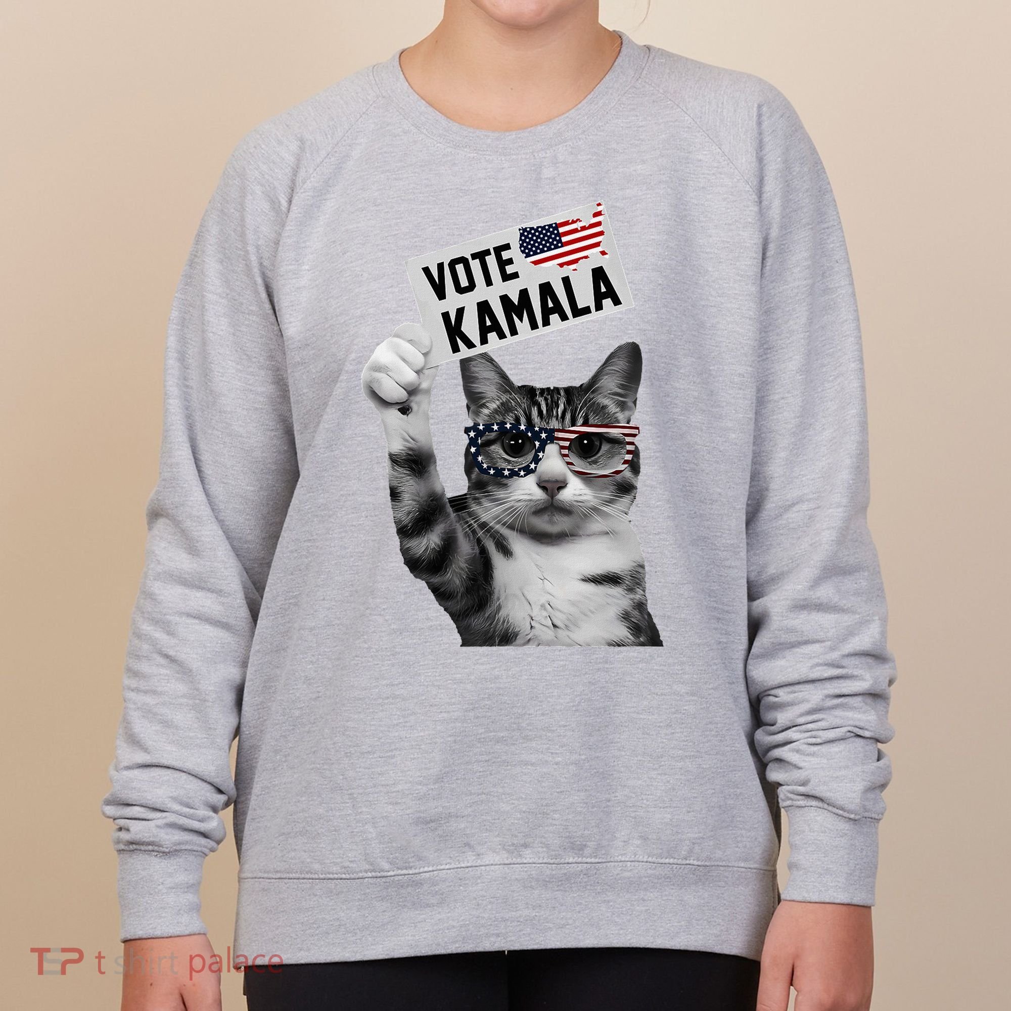 This Childless Cat Lady Is Voting Kamala 2024 Women's Sweatshirt