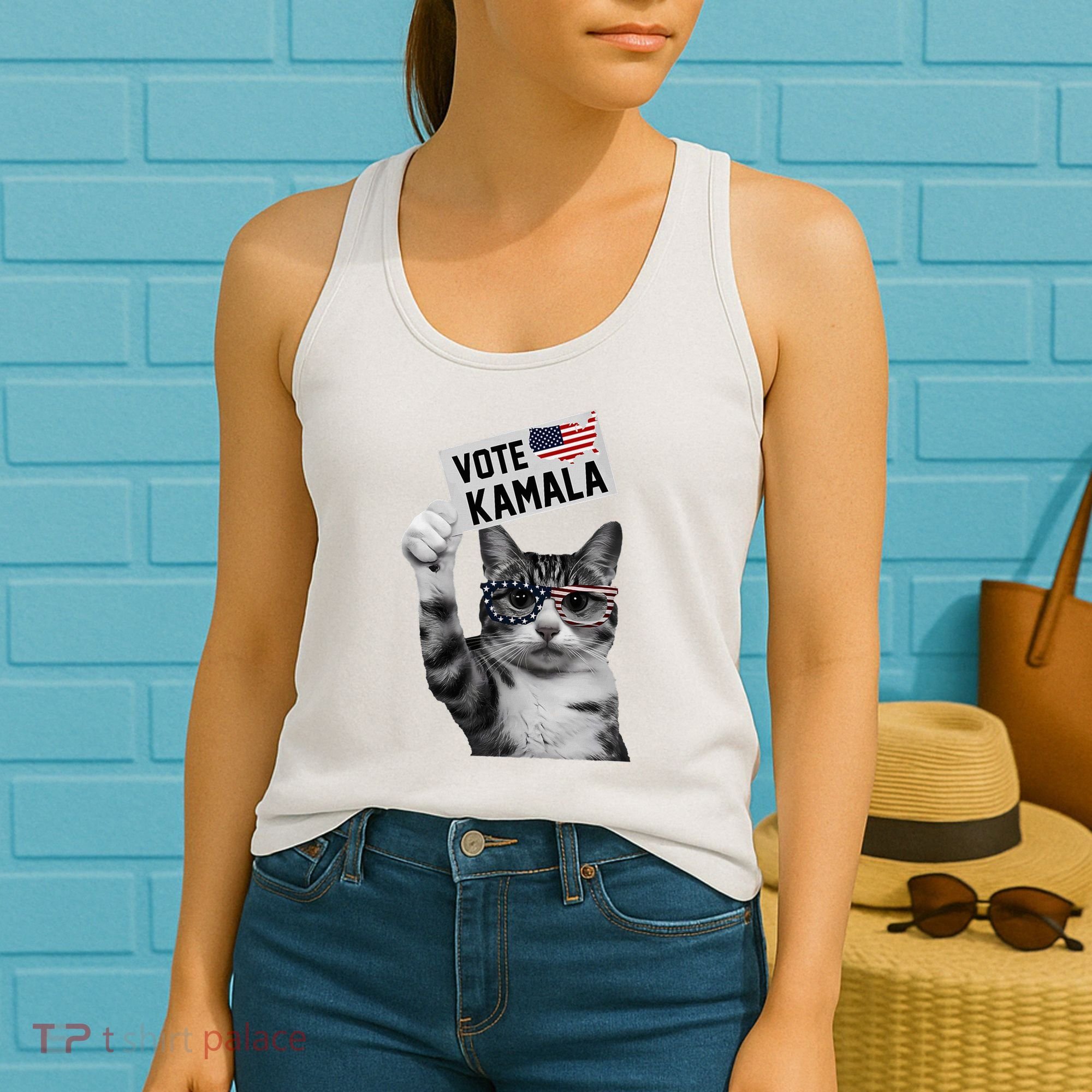 This Childless Cat Lady Is Voting Kamala 2024 Women's Tank Top