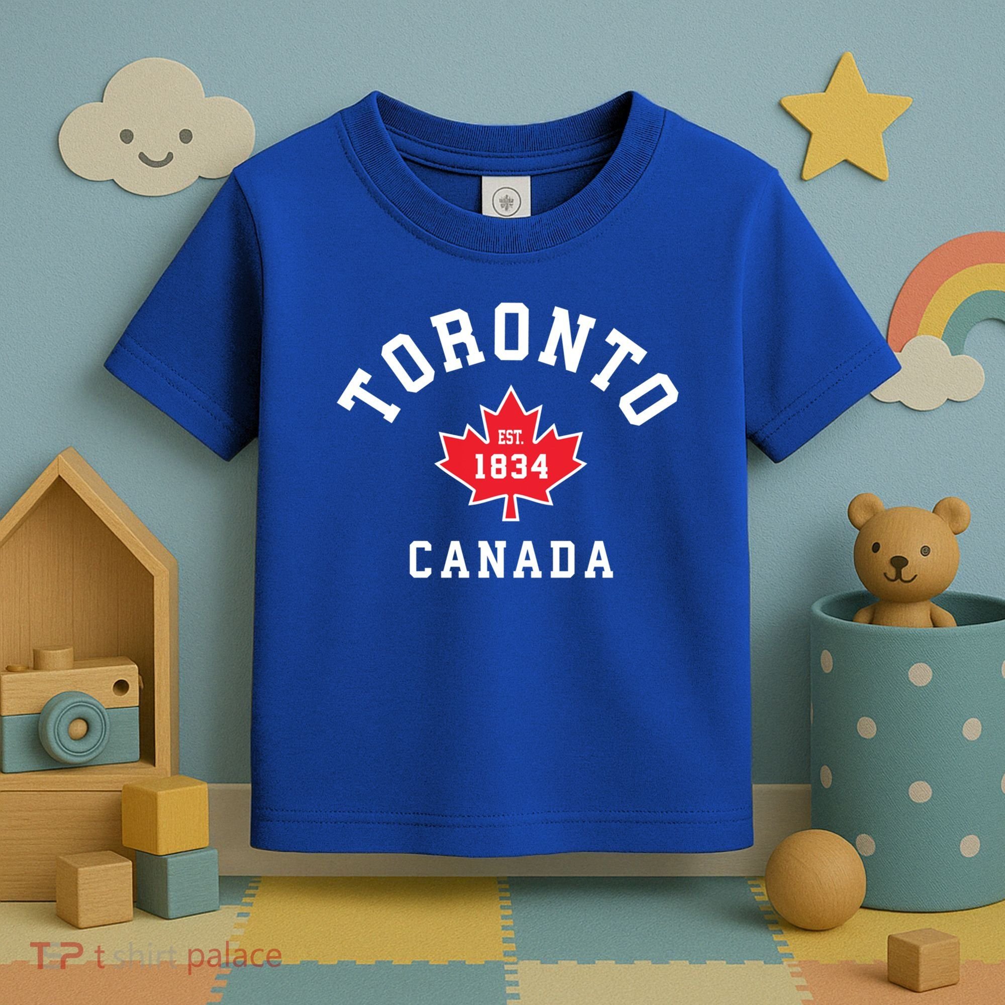 Toronto Canada Funny Gift Canadian Flag Maple Leaf Gift Toddler T-Shirt