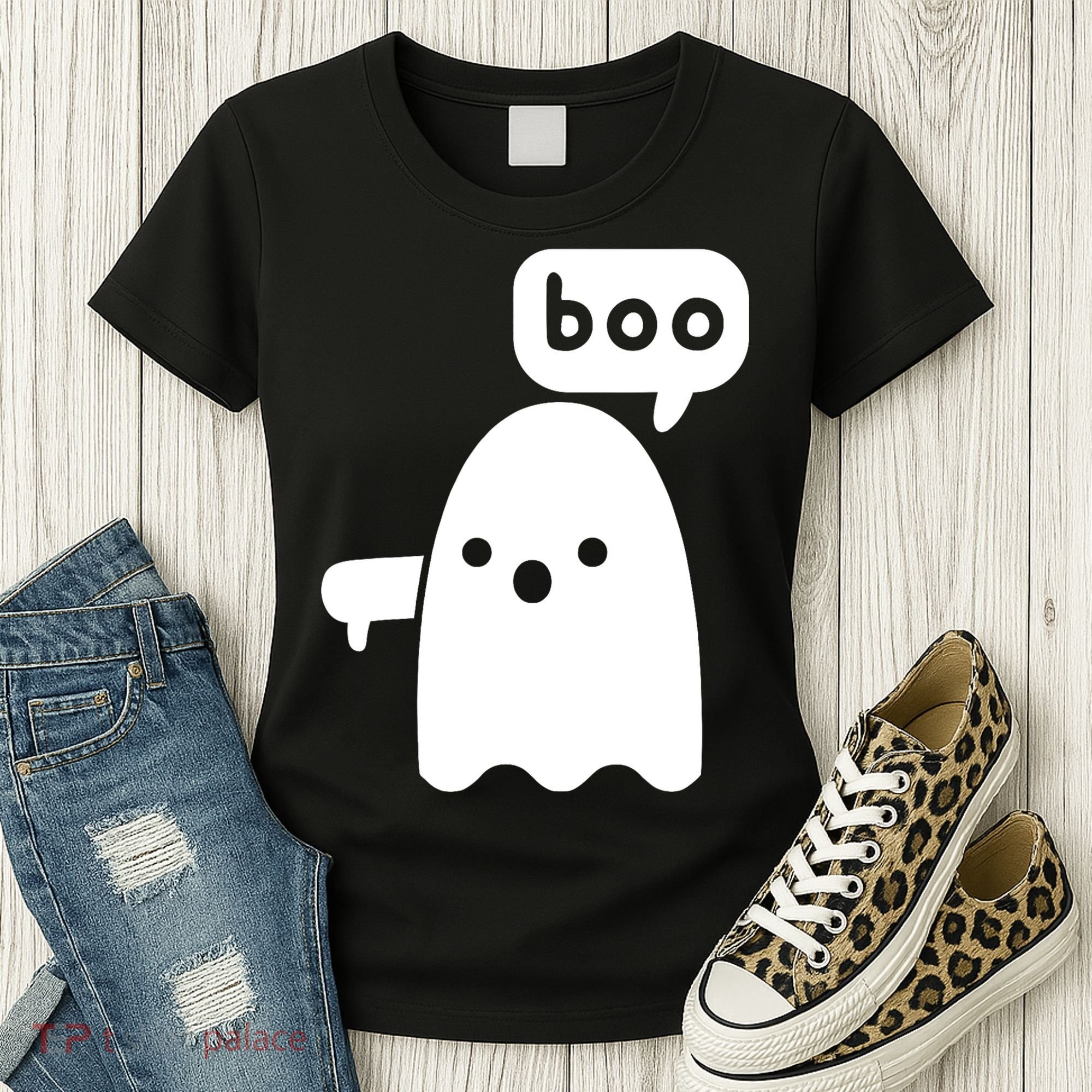 Thumbs Down Ghost Screaming Boo Disapproval Ghost Halloween Women's T-Shirt