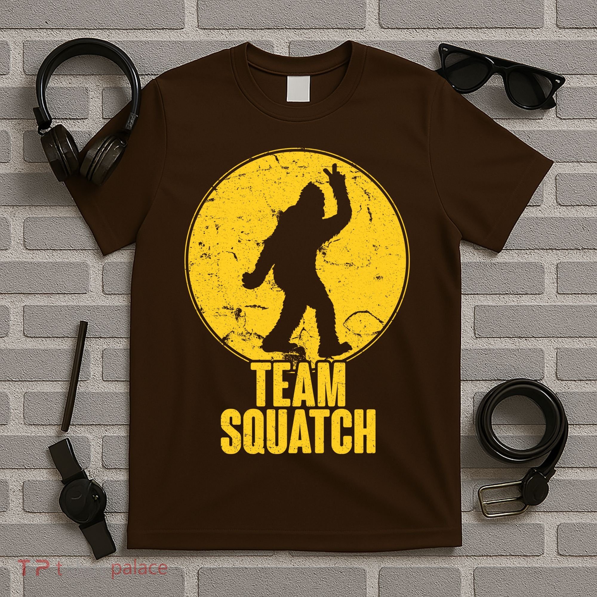 Team Squatch Bigfoot Sasquatch T-Shirt