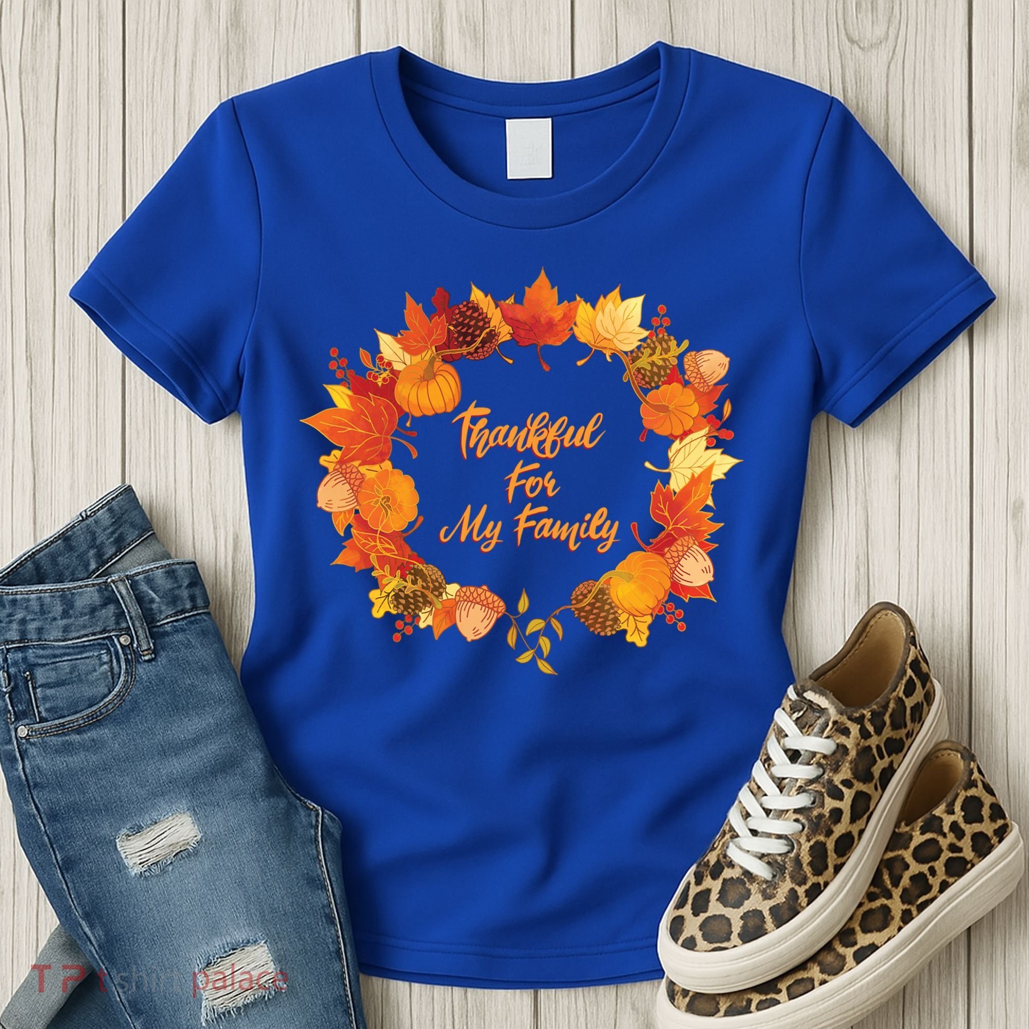Thankful For My Family Holiday Wreath Thanksgiving Fall Gift Women's T-Shirt