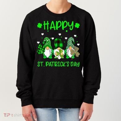 Three Gnomes Holding Shamrock Leopard Plaid St Patrick's Day Women's Sweatshirt