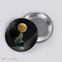 Three Goldfish Moon Button thumb 0