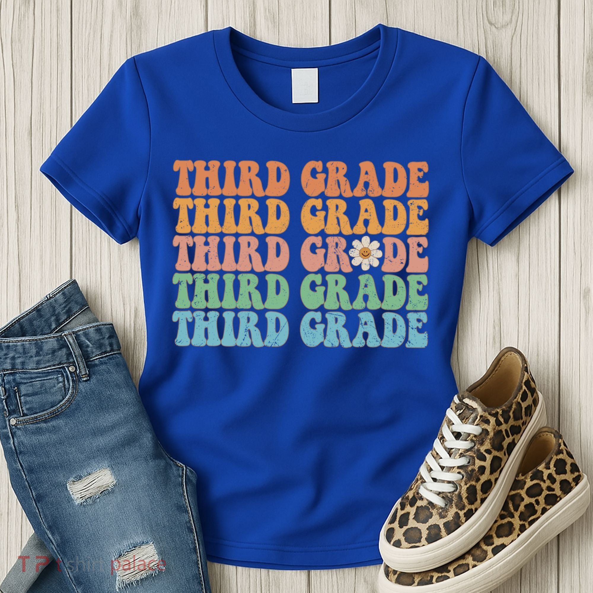 Third Grade Teacher Leopard Rainbow 3rd Grade Teacher Funny Meaningful Gift Women's T-Shirt