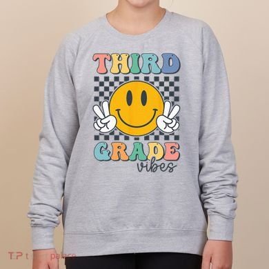 Third Grade Vibes Retro Smile Back To School 3rd Grade Team Women's Sweatshirt