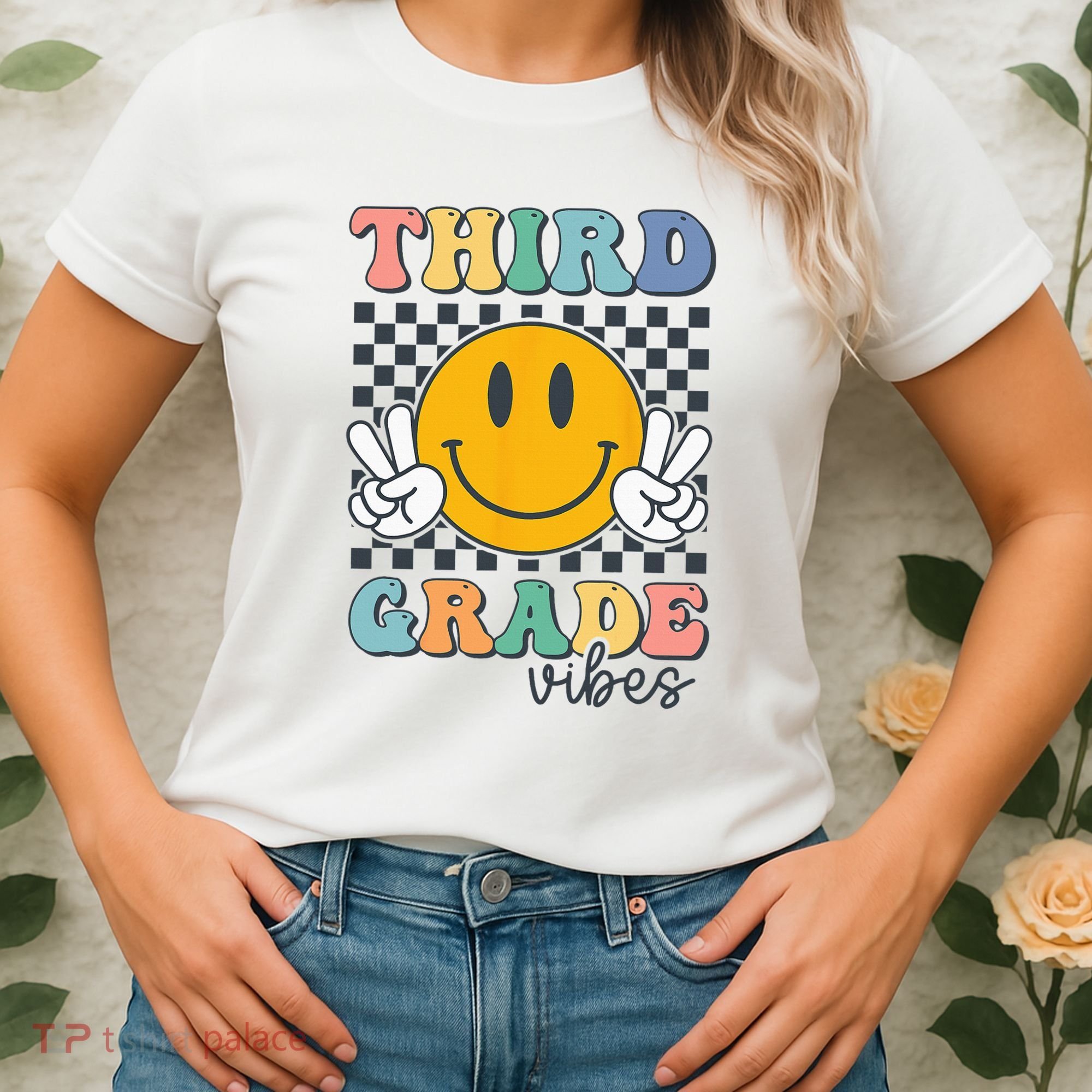Third Grade Vibes Retro Smile Back To School 3rd Grade Team Women's T-Shirt