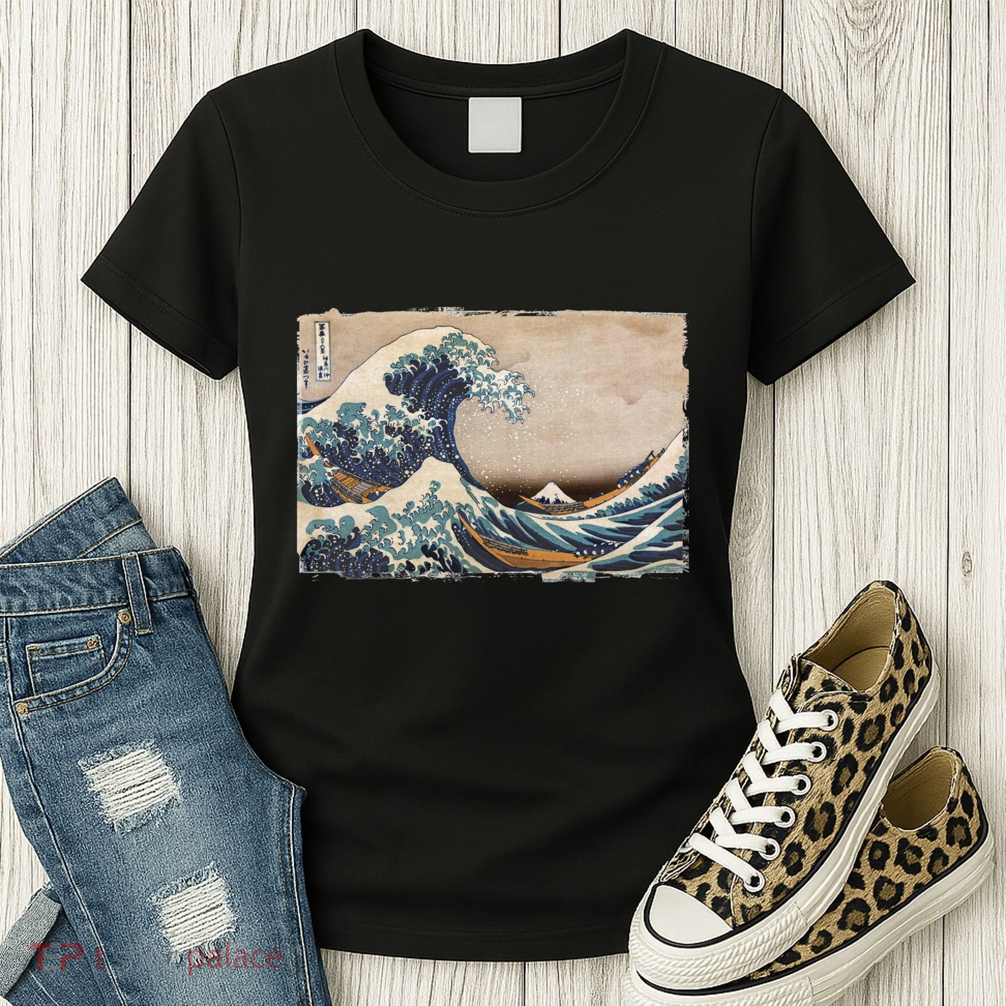 The Great Wave Off Kanagawa Women's T-Shirt