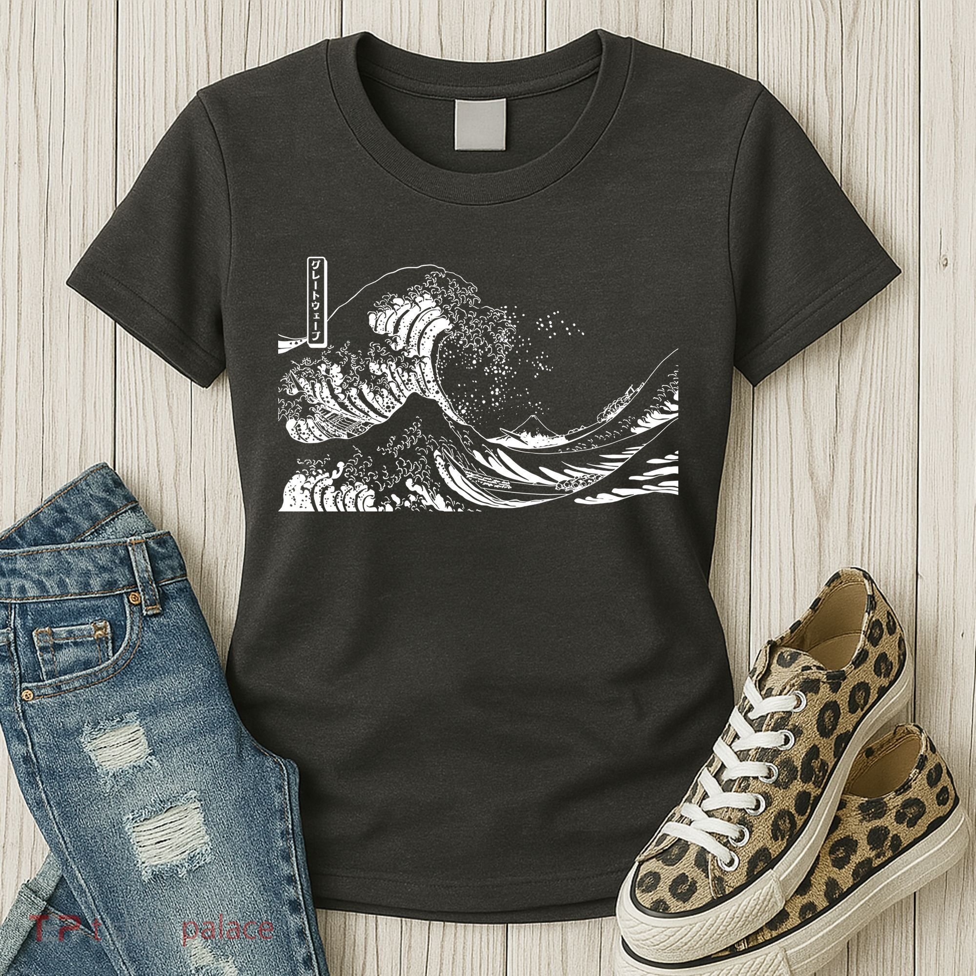 The Great Wave Classic Japanese Art Women's T-Shirt
