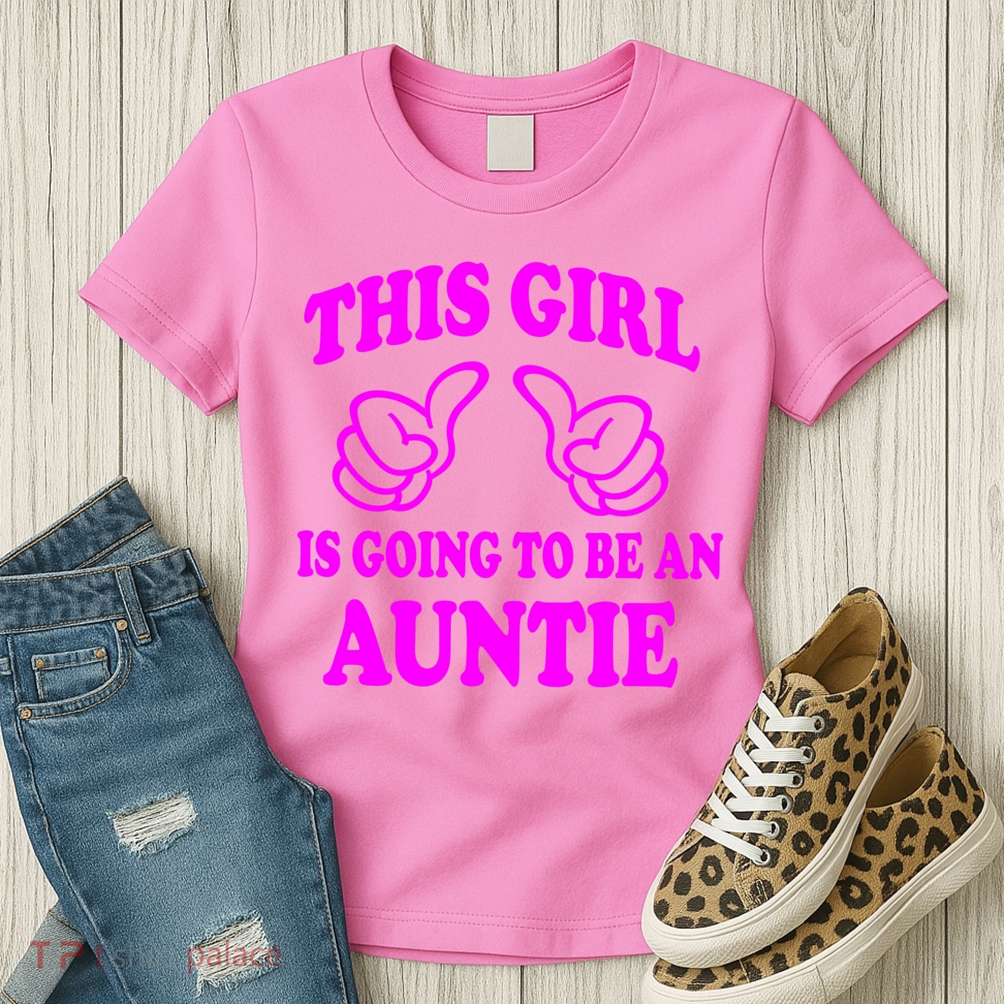 This Girl Is Going To Be An Auntie Women's T-Shirt