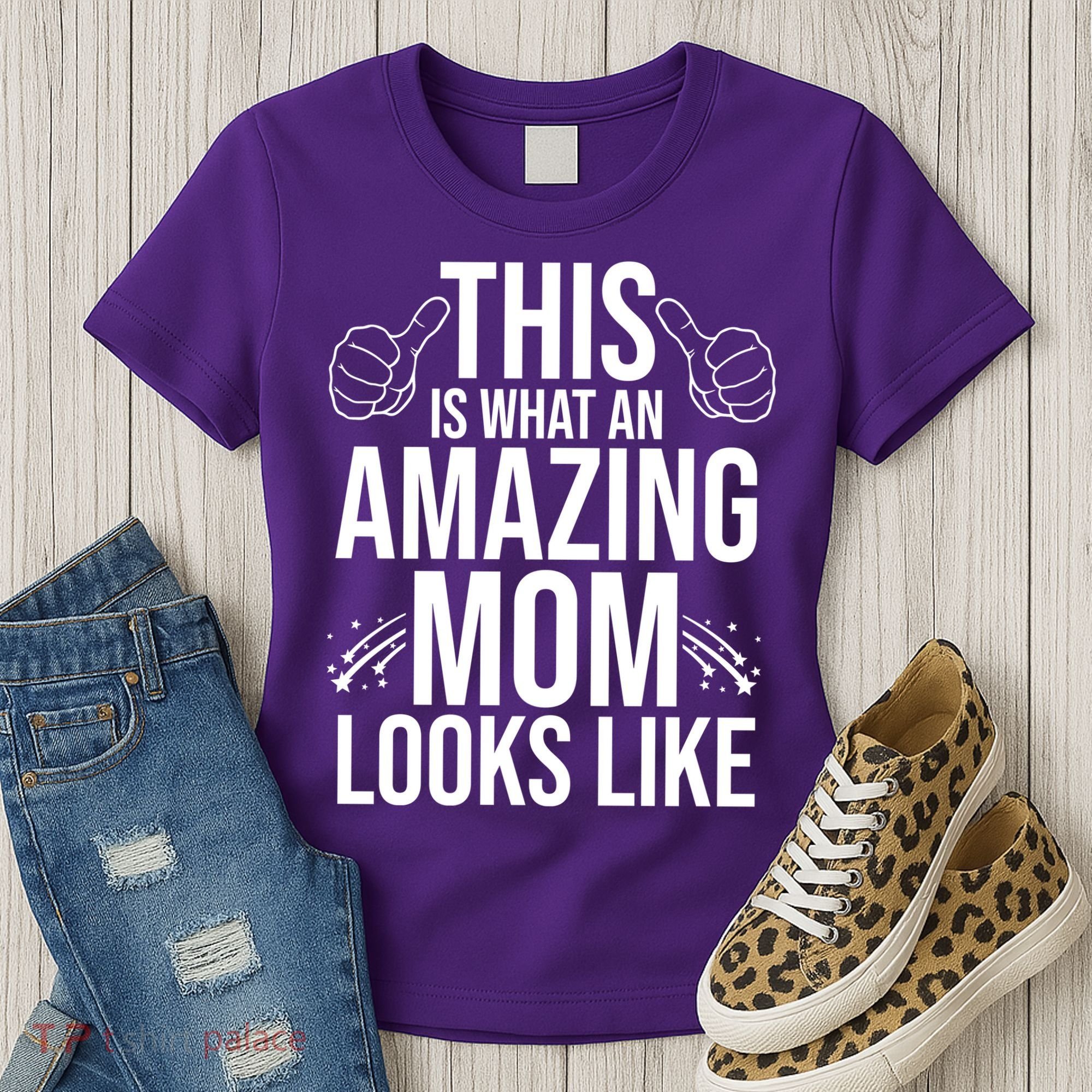 This Is What An Amazing Mom Looks Like Women's T-Shirt