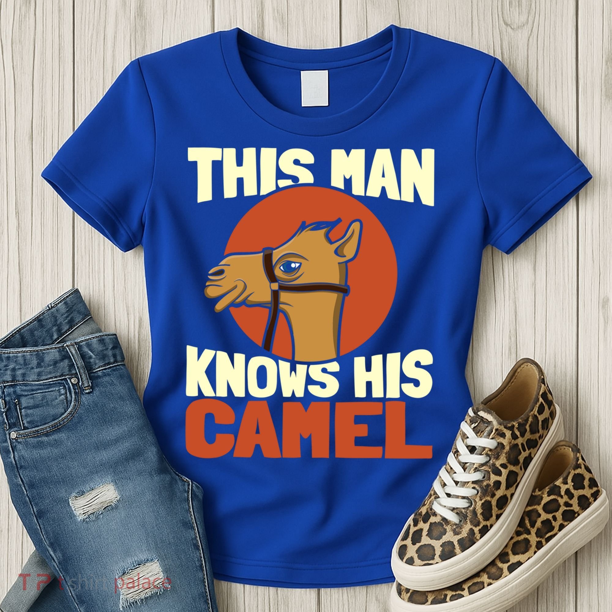 This Knows His Camels Gift Dromedary Dessert Camel Funny Gift Women's T-Shirt