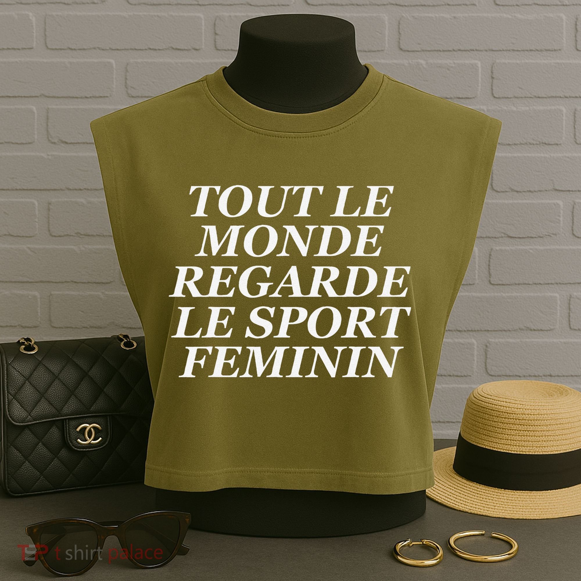 Tout Le Monde Regarde Le Sport Feminin Garment-Dyed Women's Muscle Tee