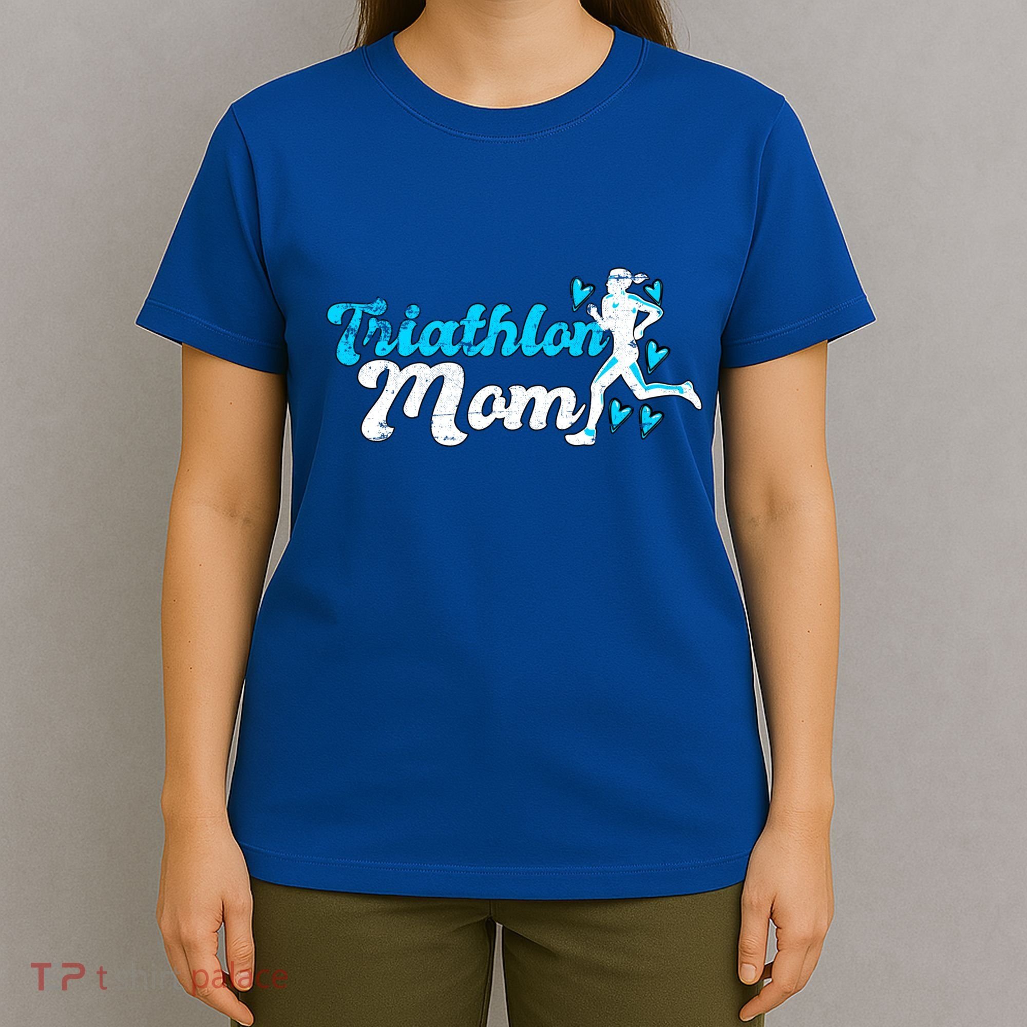 Triathlon Mom For Triathletes Mother Grunge Gift T-Shirt