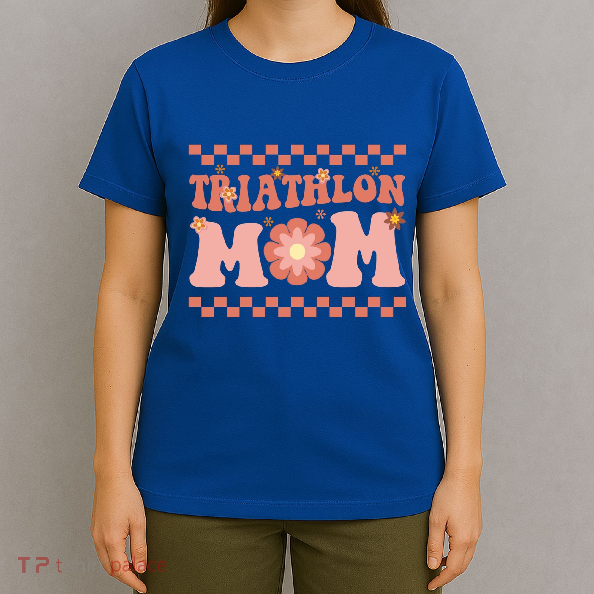 Triathlon Mom Swim Bike Run Triathlete Mama Gift Cute Gift T-Shirt